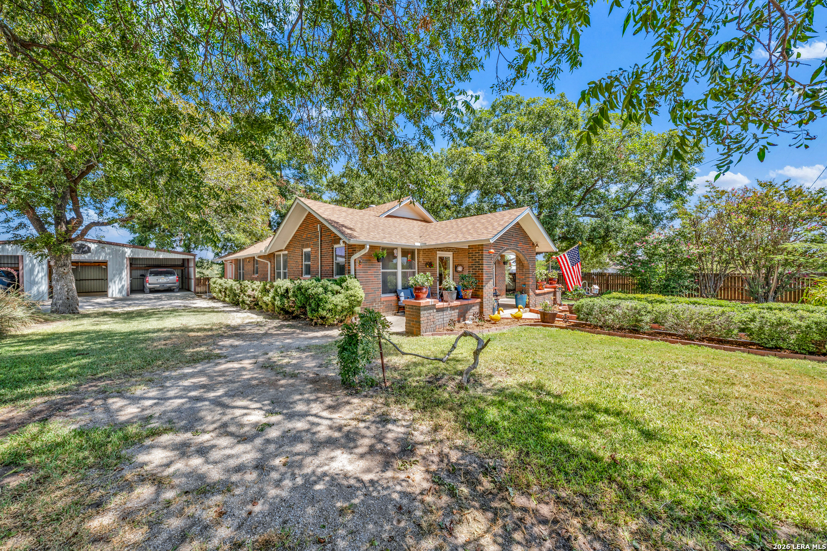main property photo 18