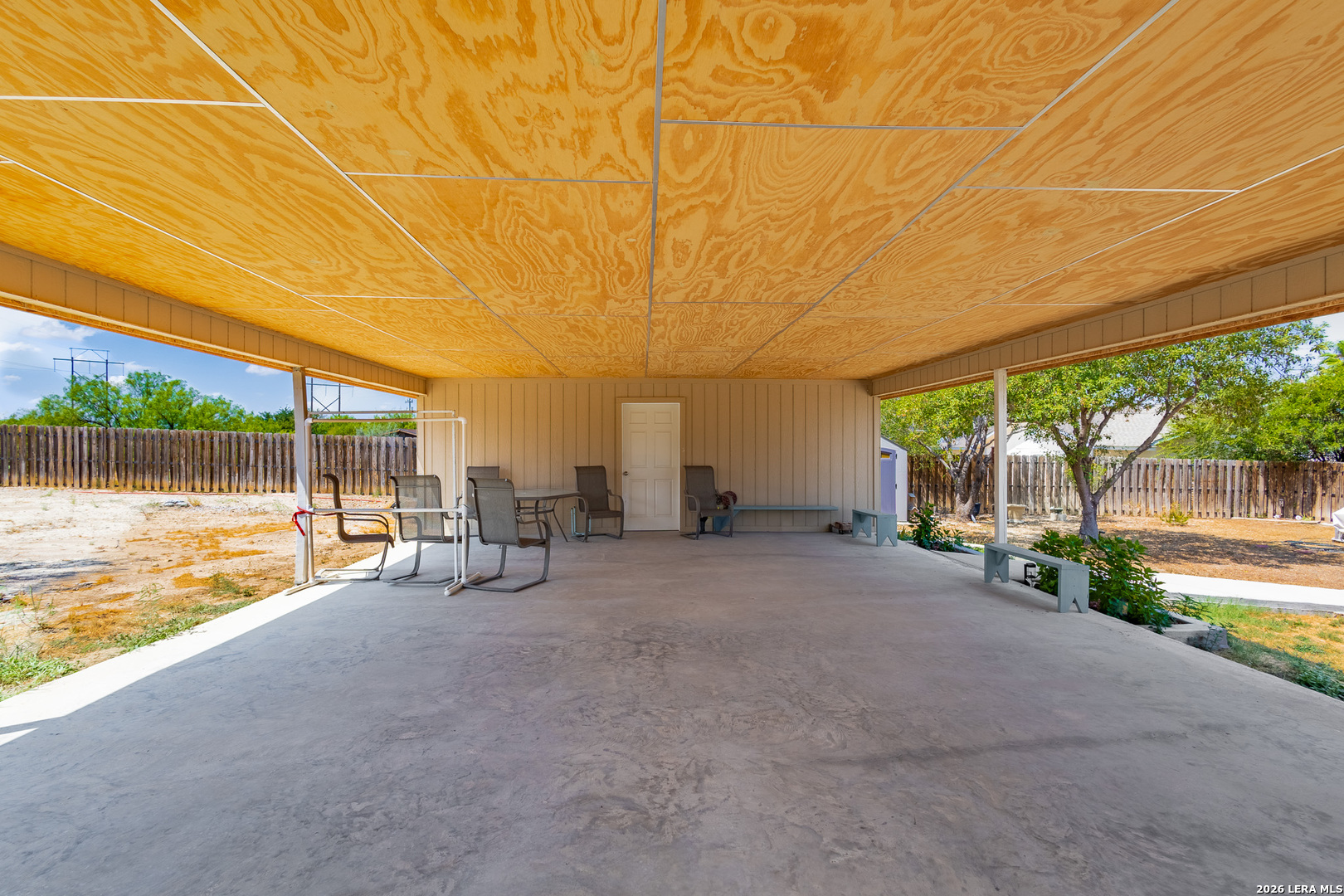 main property photo 16