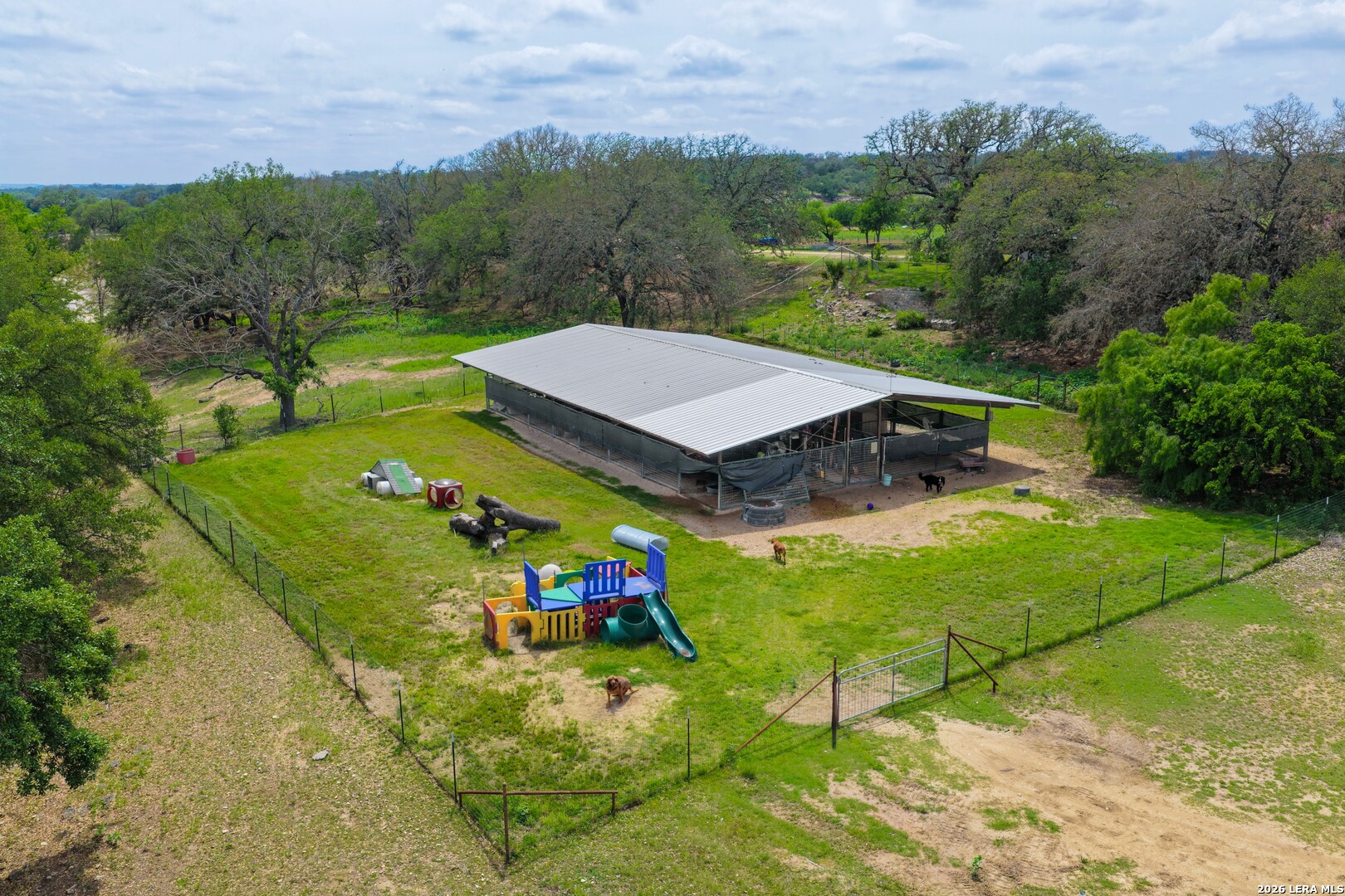 main property photo 16