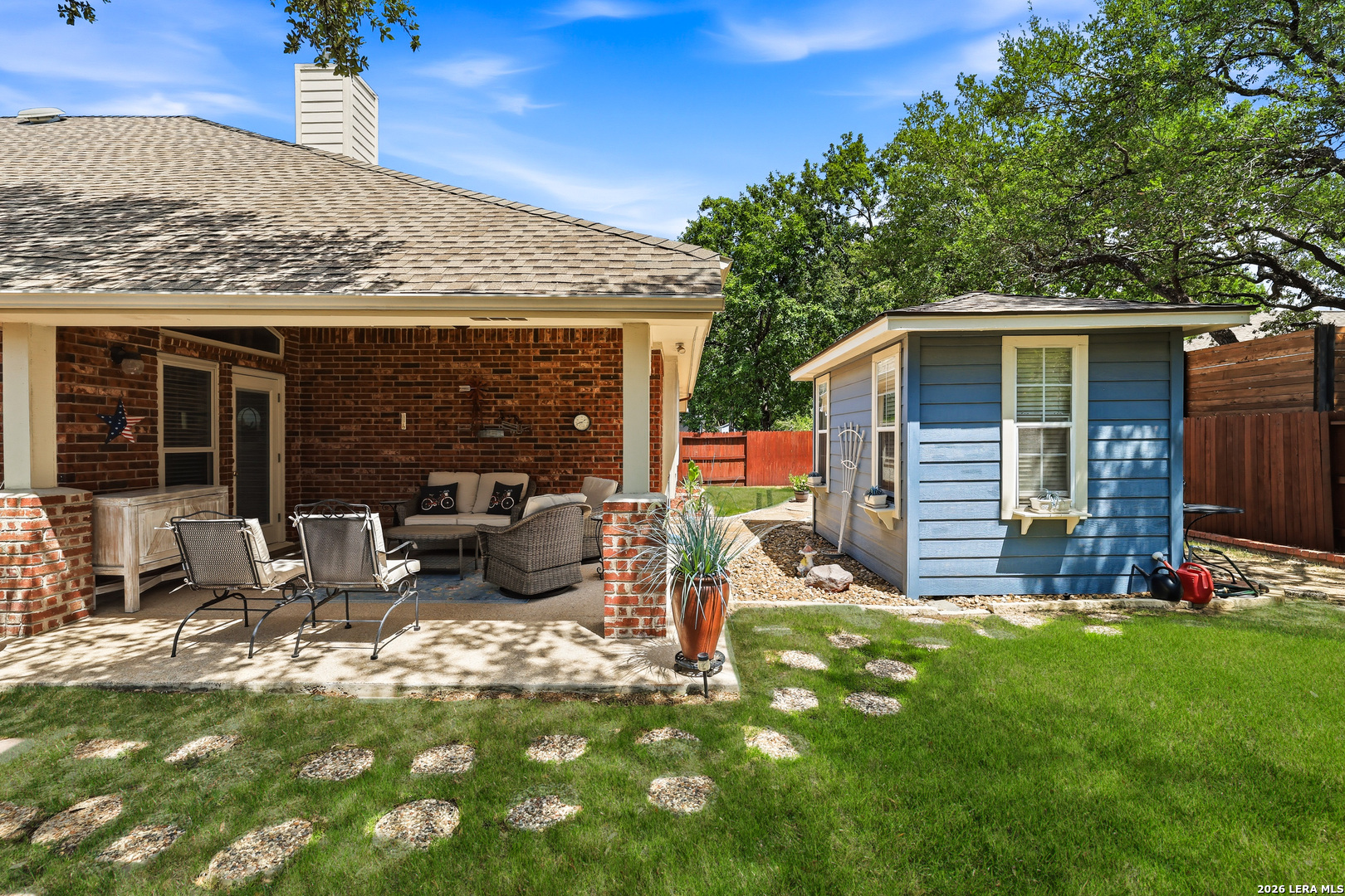 main property photo 28