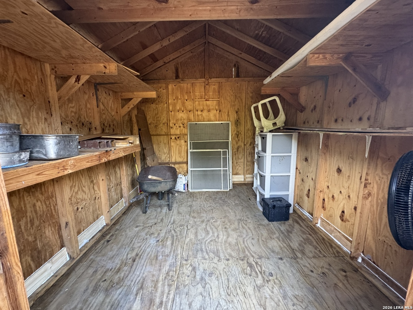main property photo 31