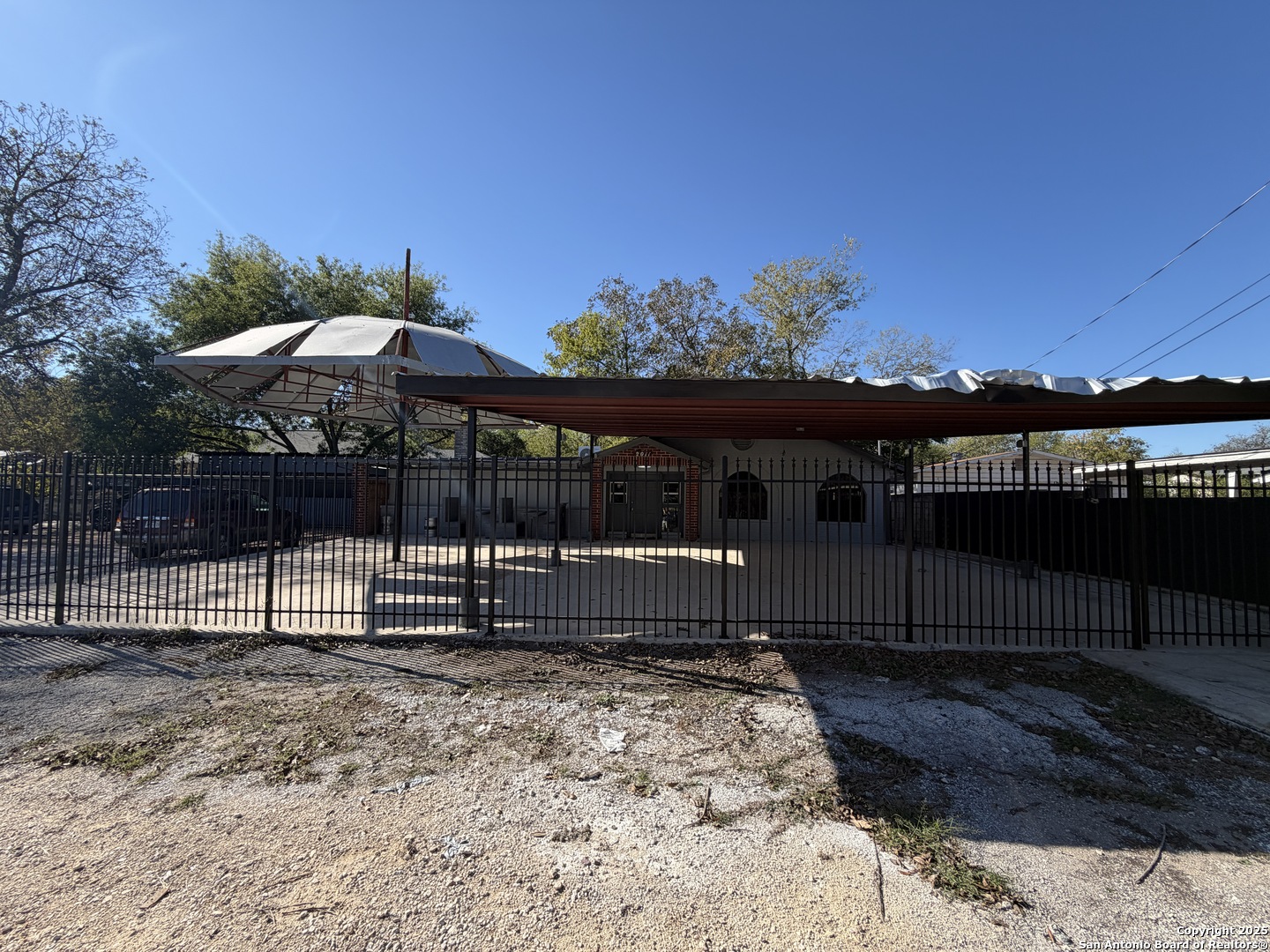 main property photo 16