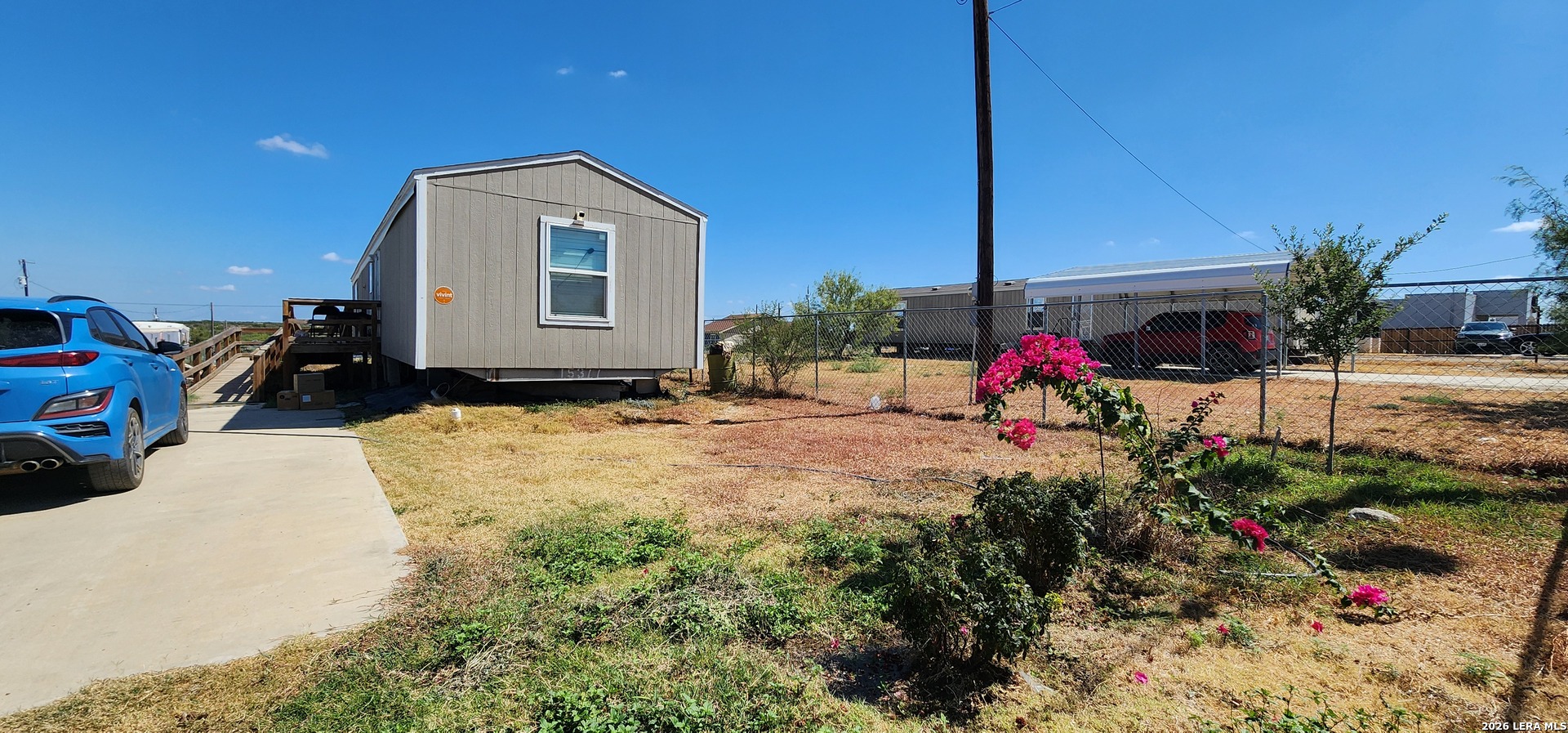 main property photo 27