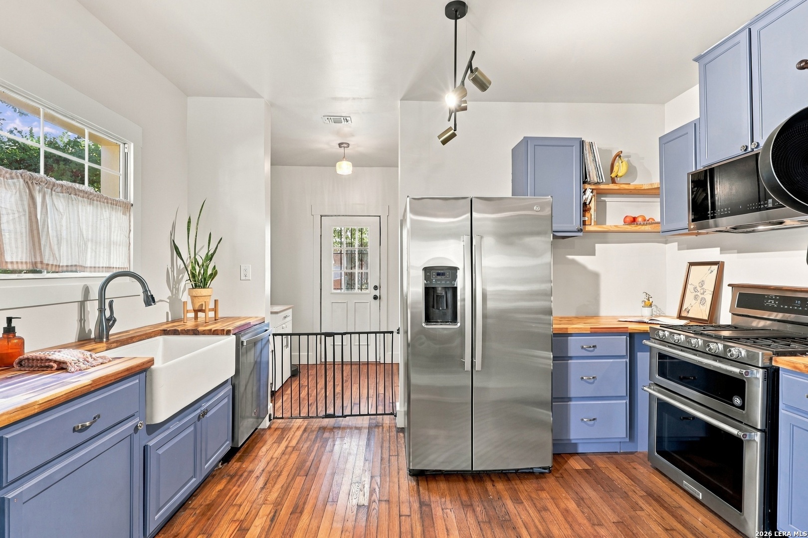 main property photo 16