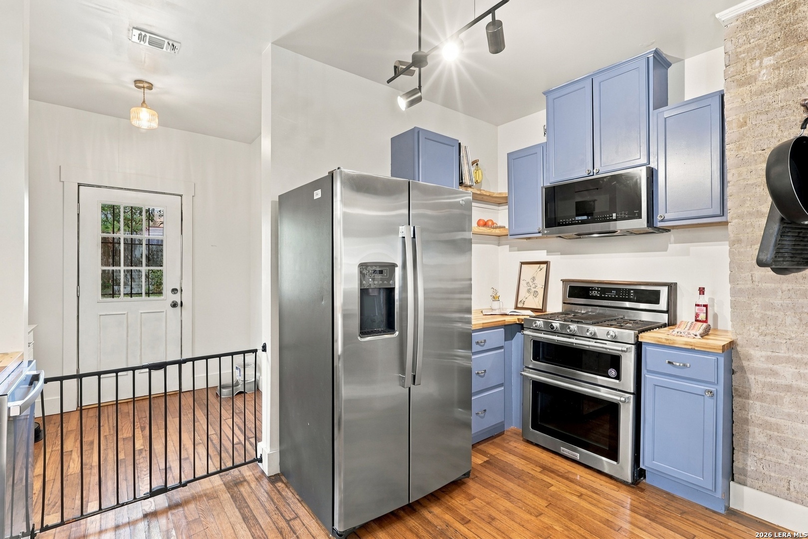main property photo 17