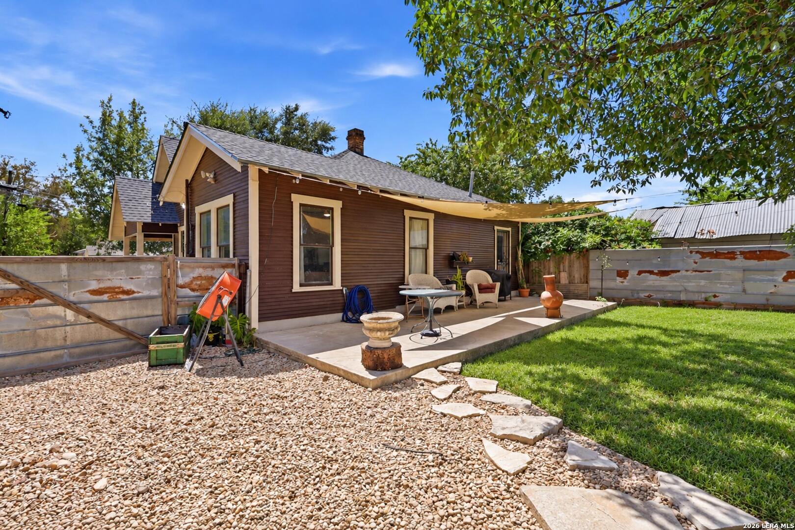 main property photo 33