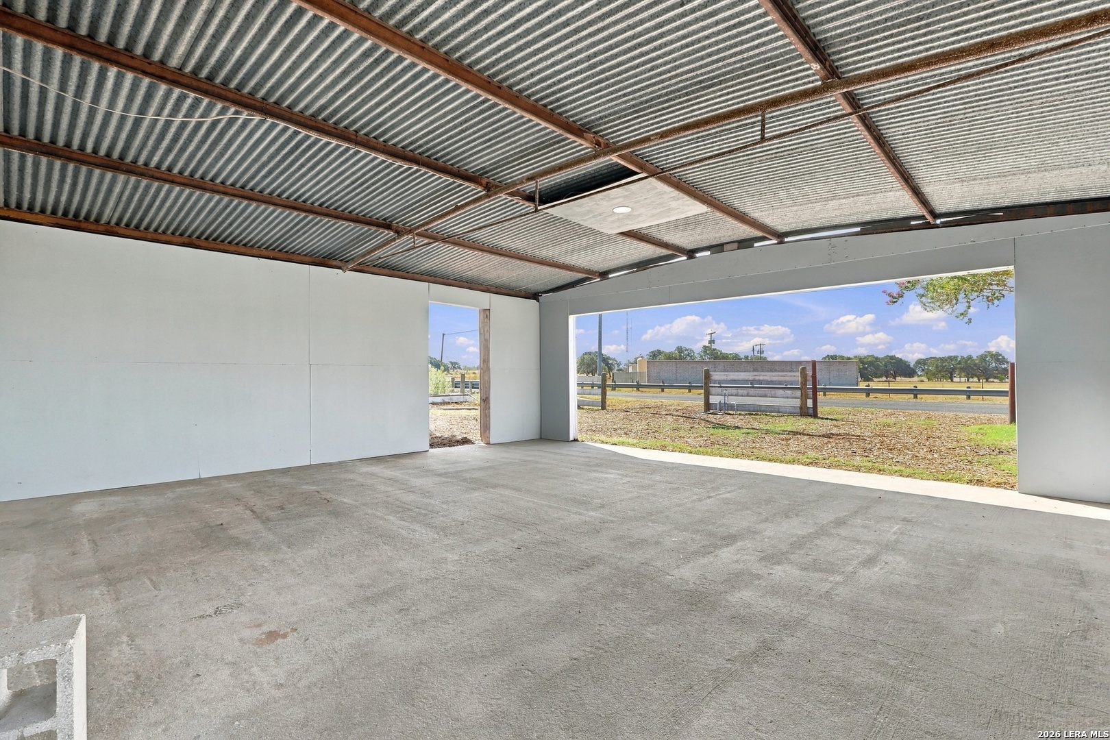 main property photo 4