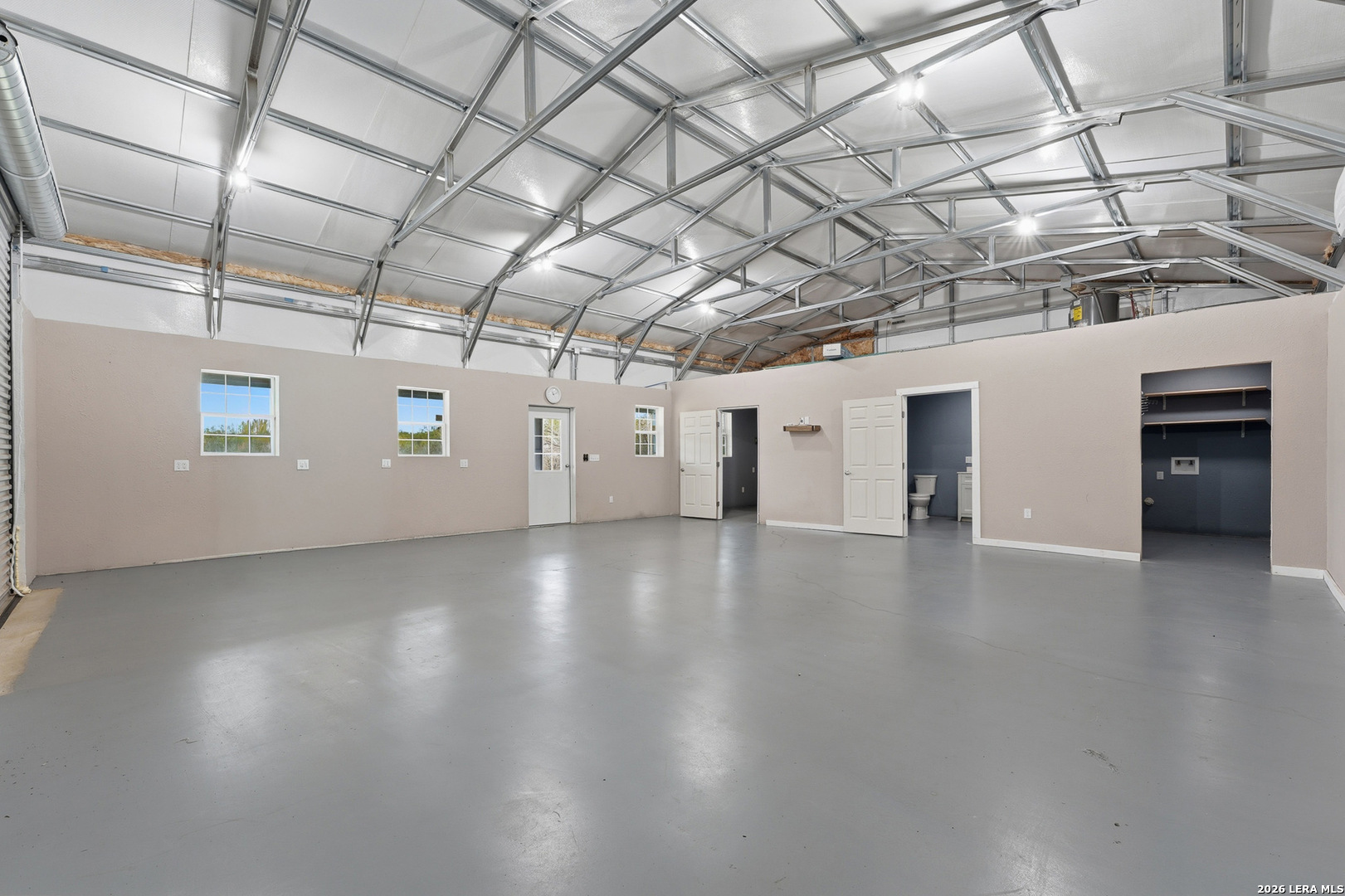 main property photo 14