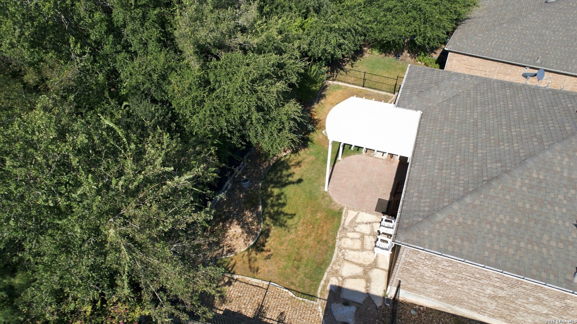main property photo 31