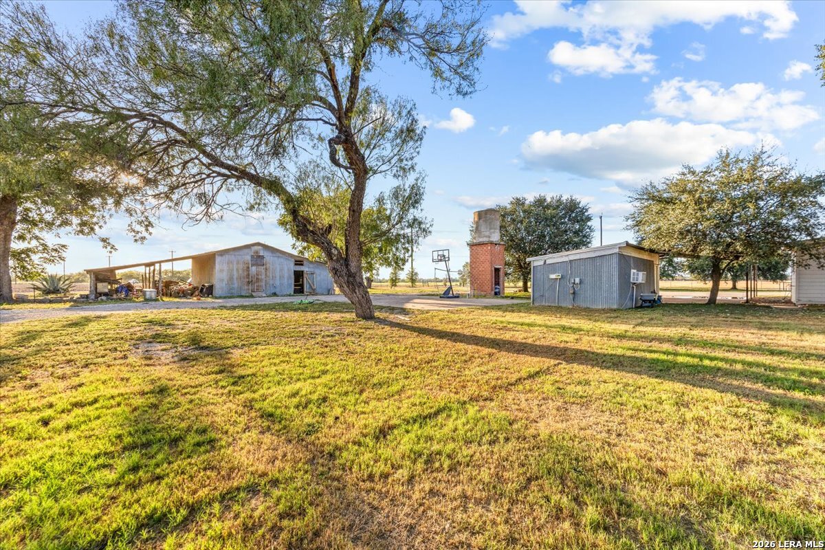 main property photo 40