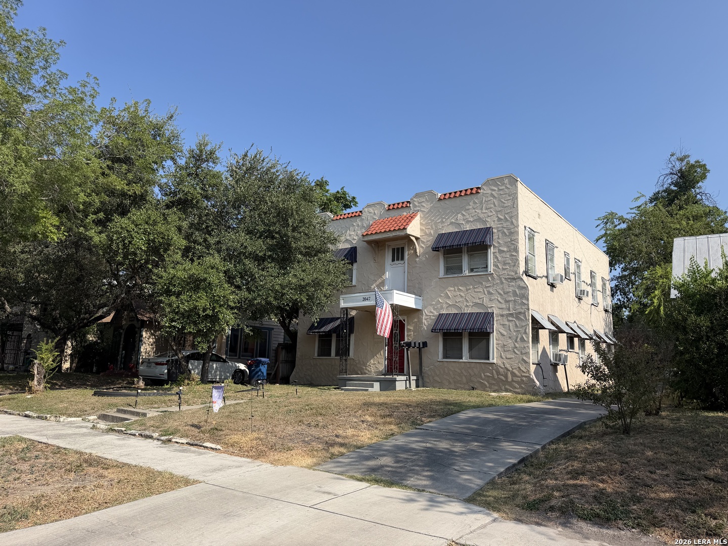 main property photo 2
