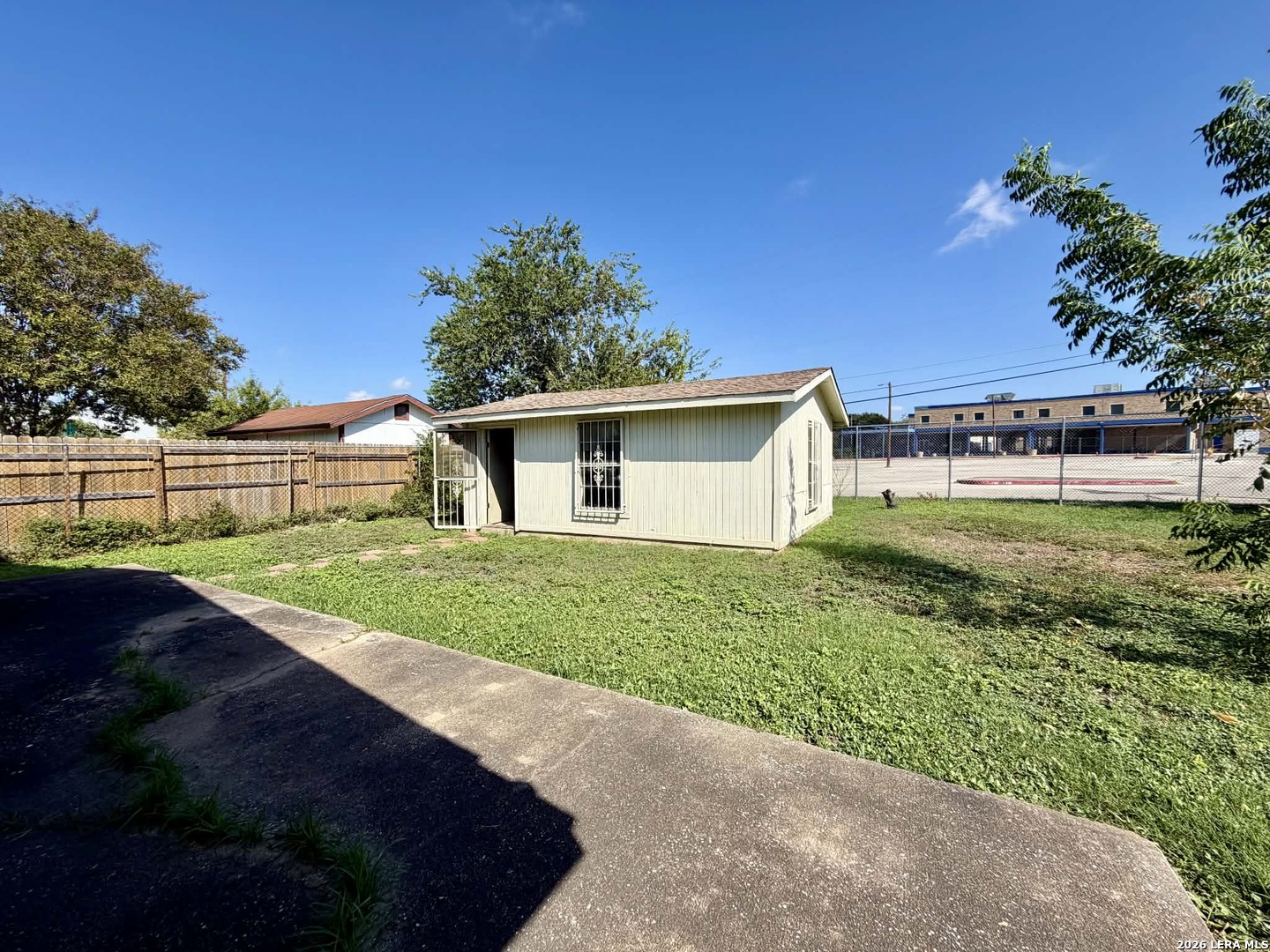 main property photo 13