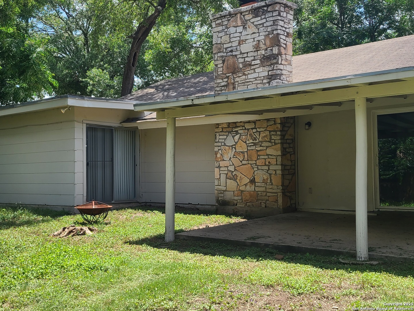 main property photo 29