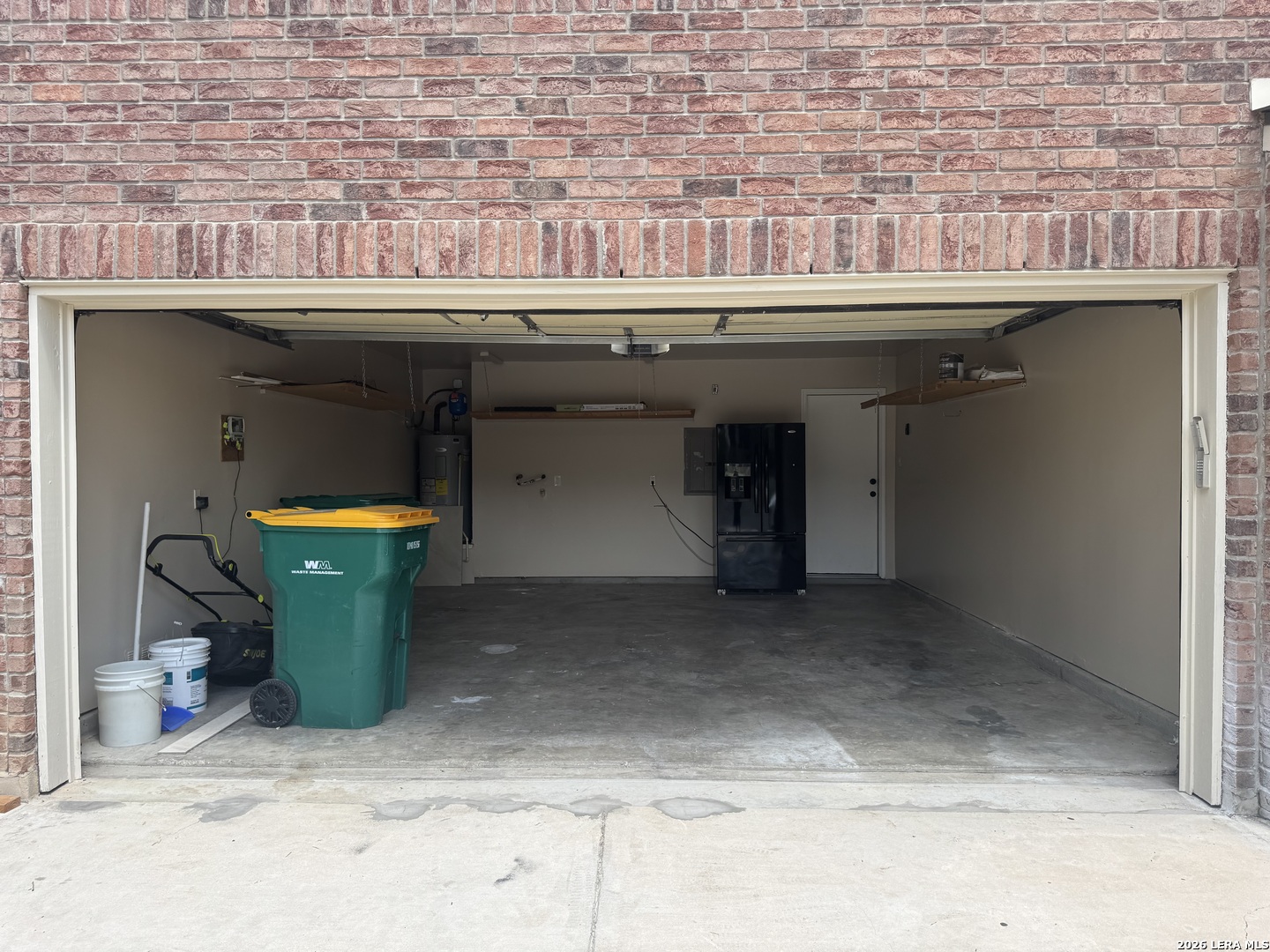 main property photo 40