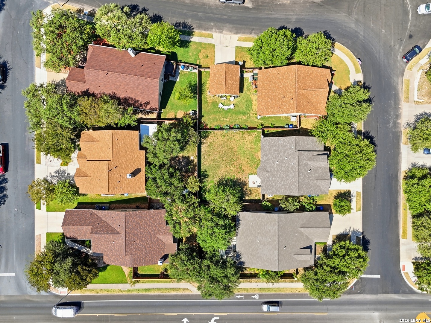 main property photo 40