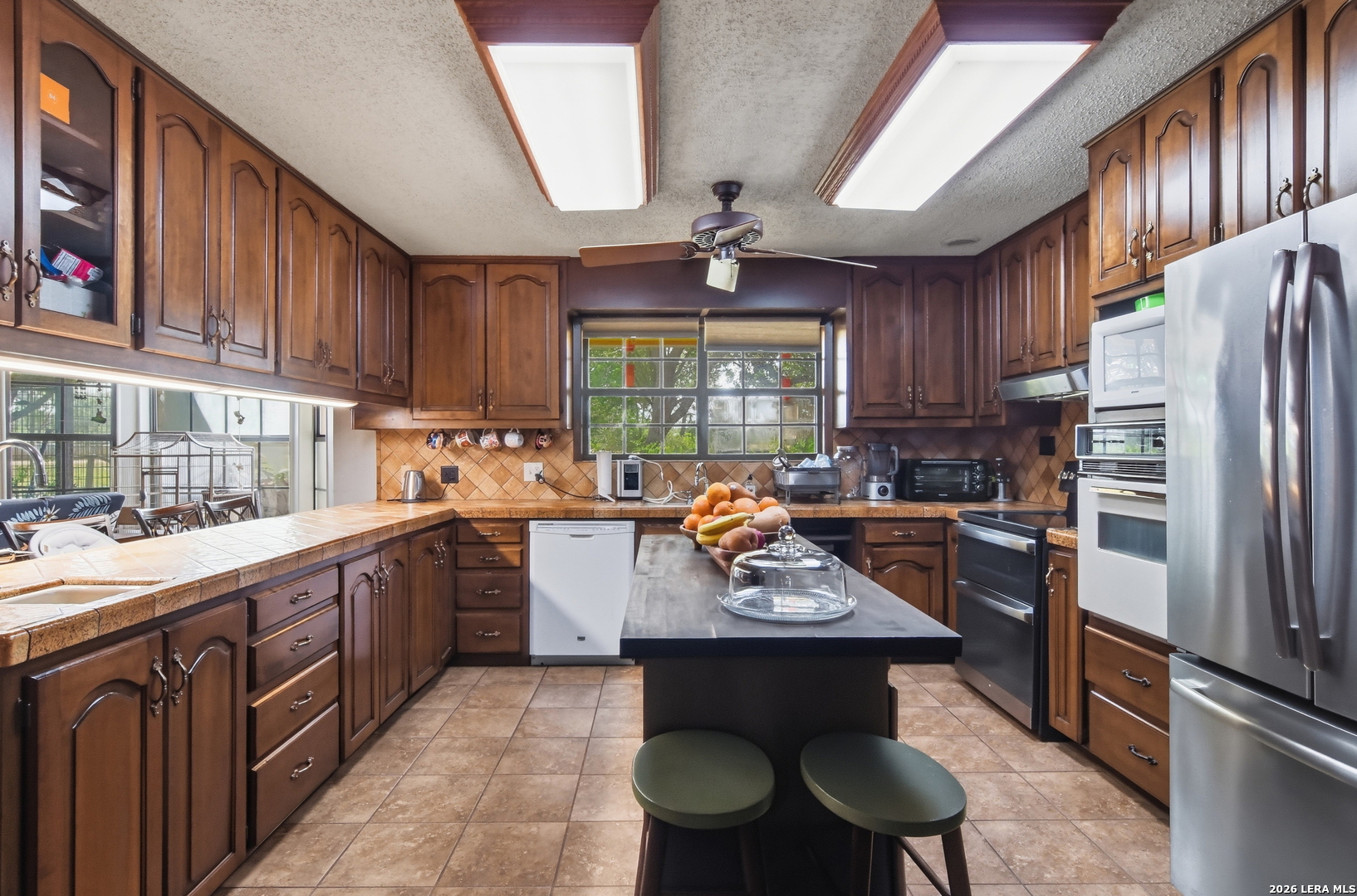 main property photo 17