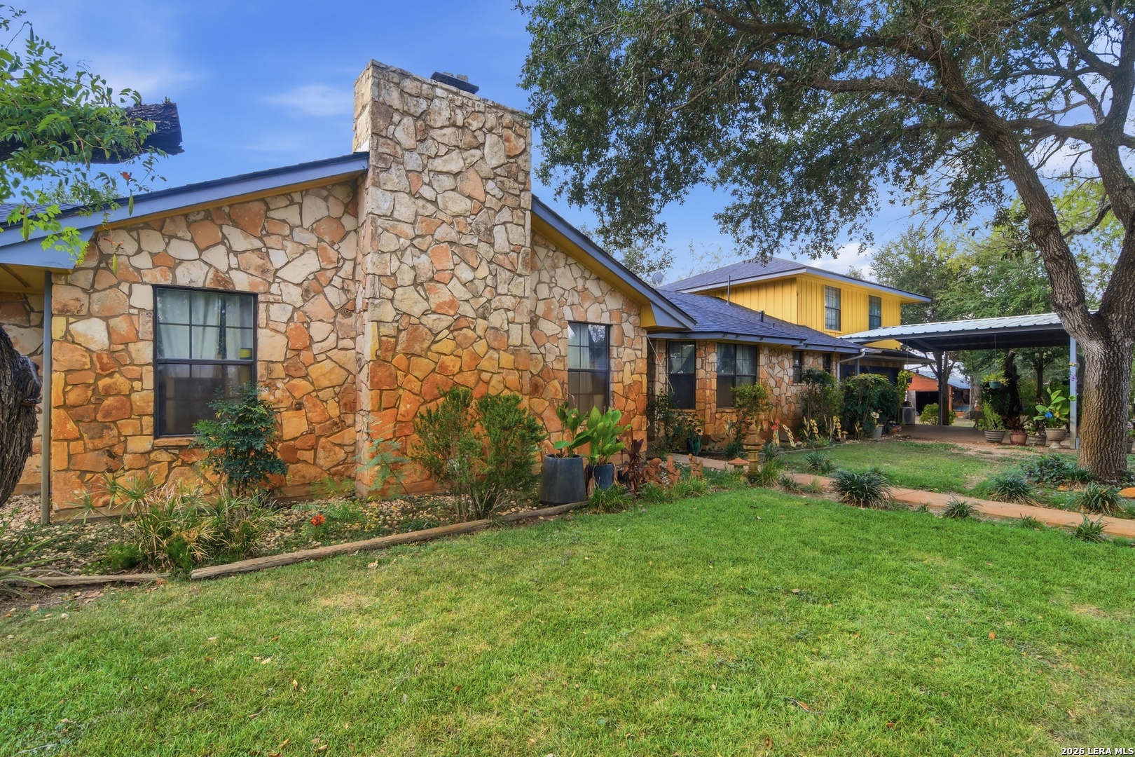 main property photo 3