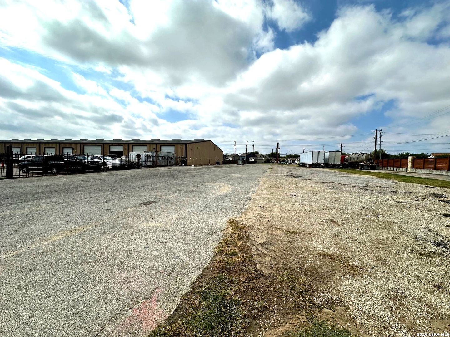 main property photo 11