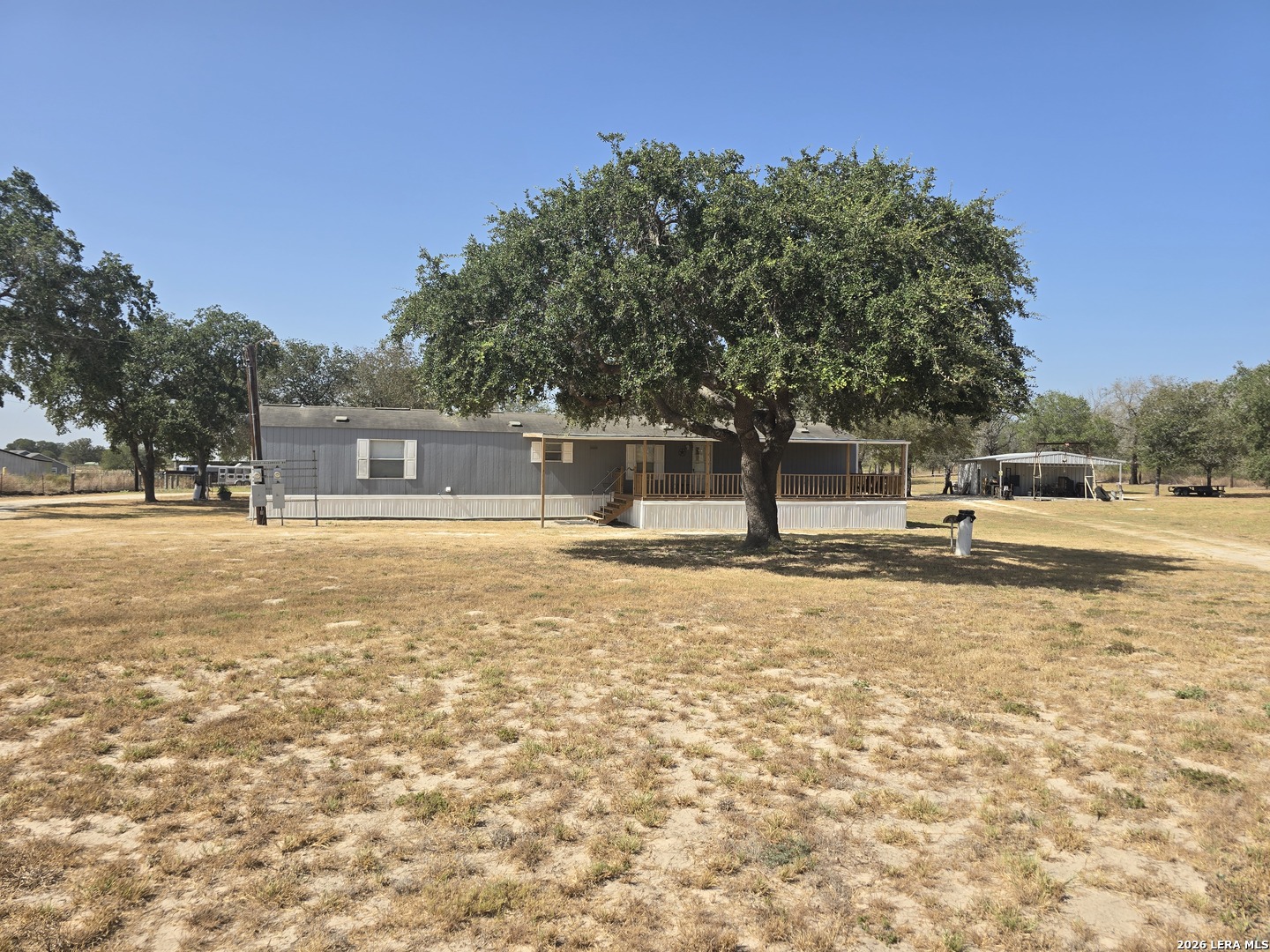main property photo 11