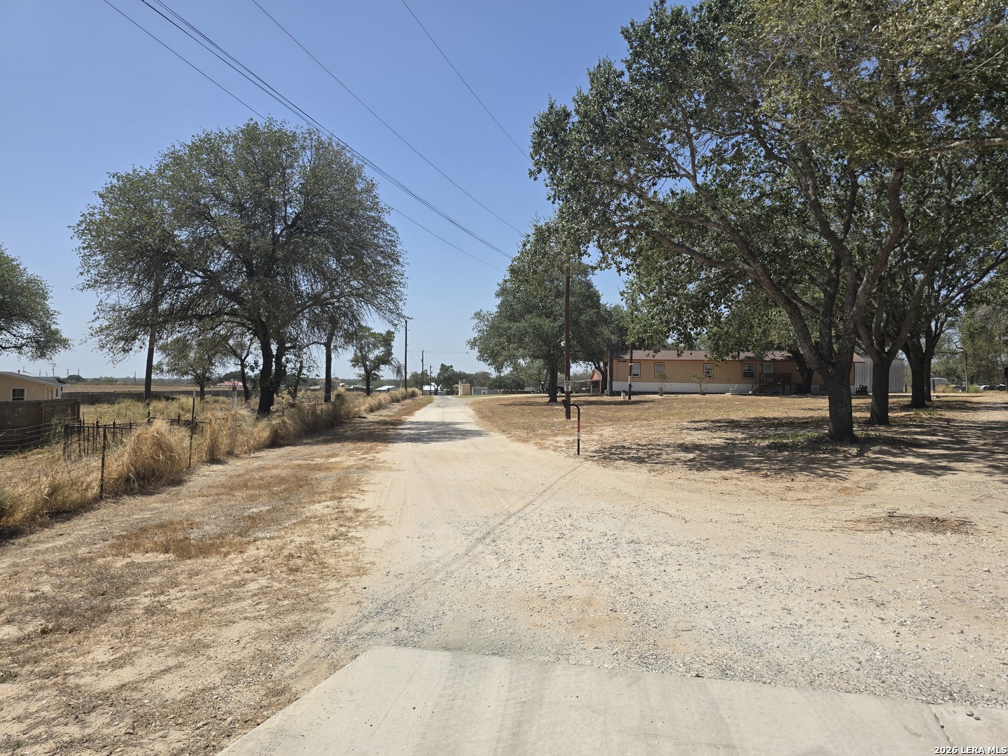 main property photo 40