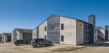 image of property with 2 Bed | 1 Bath | 728 Sqft