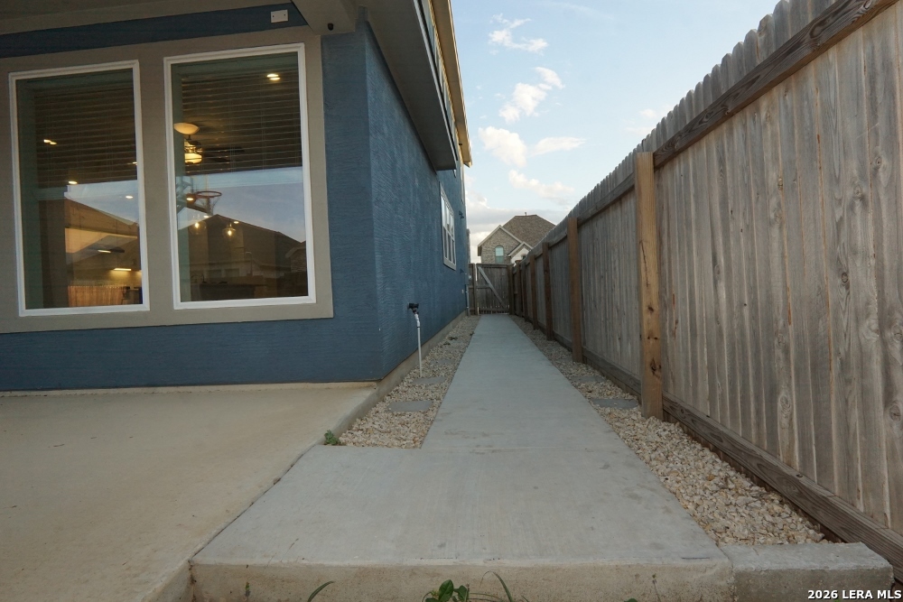 main property photo 40
