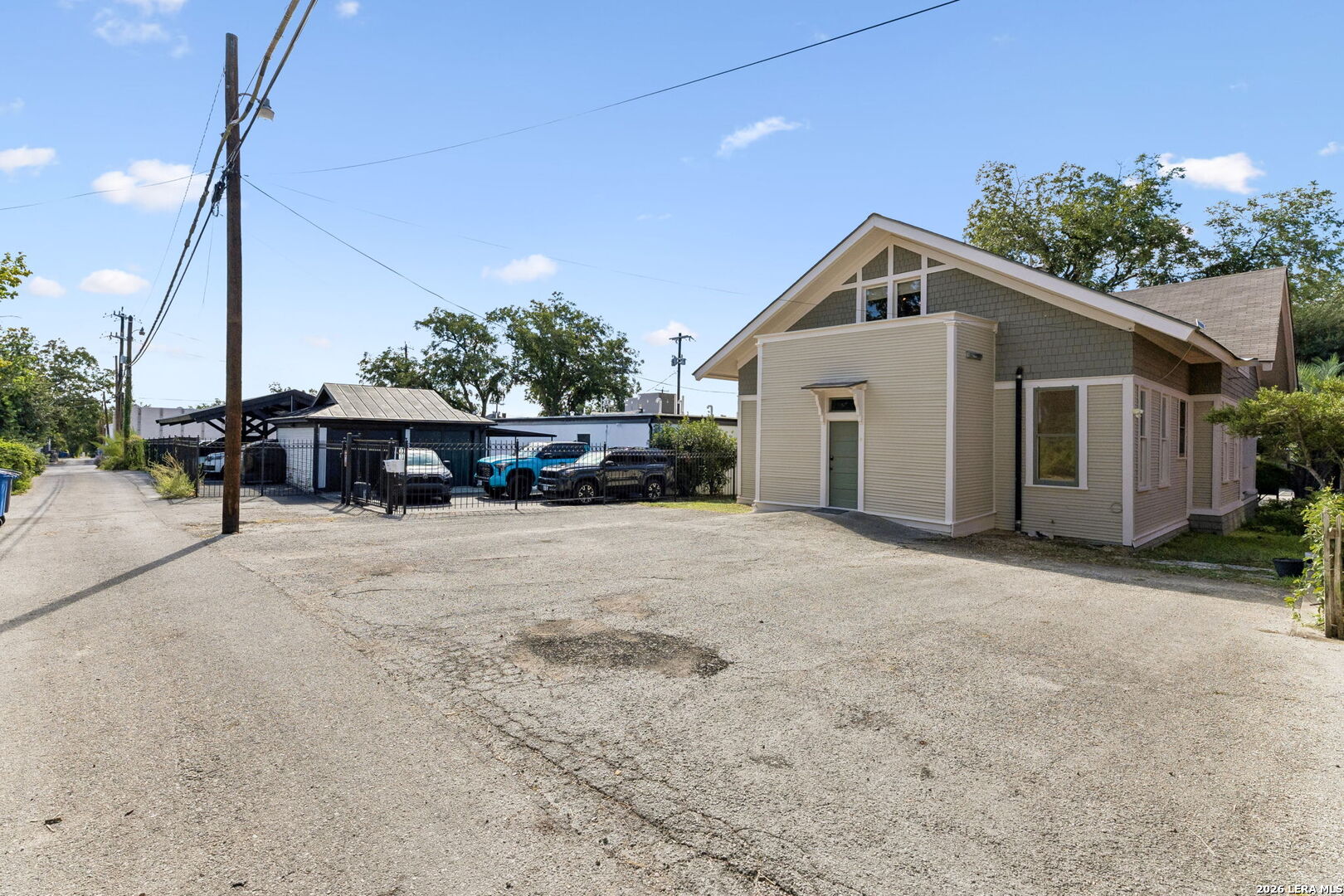 main property photo 16