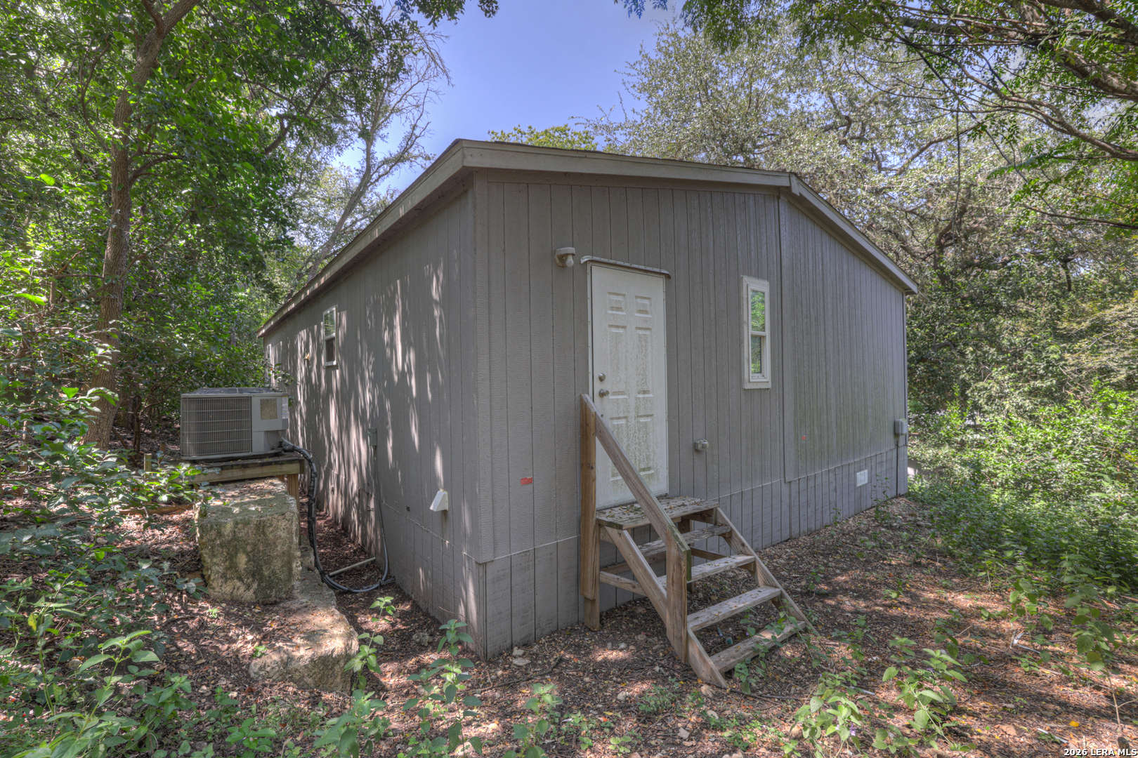 main property photo 41