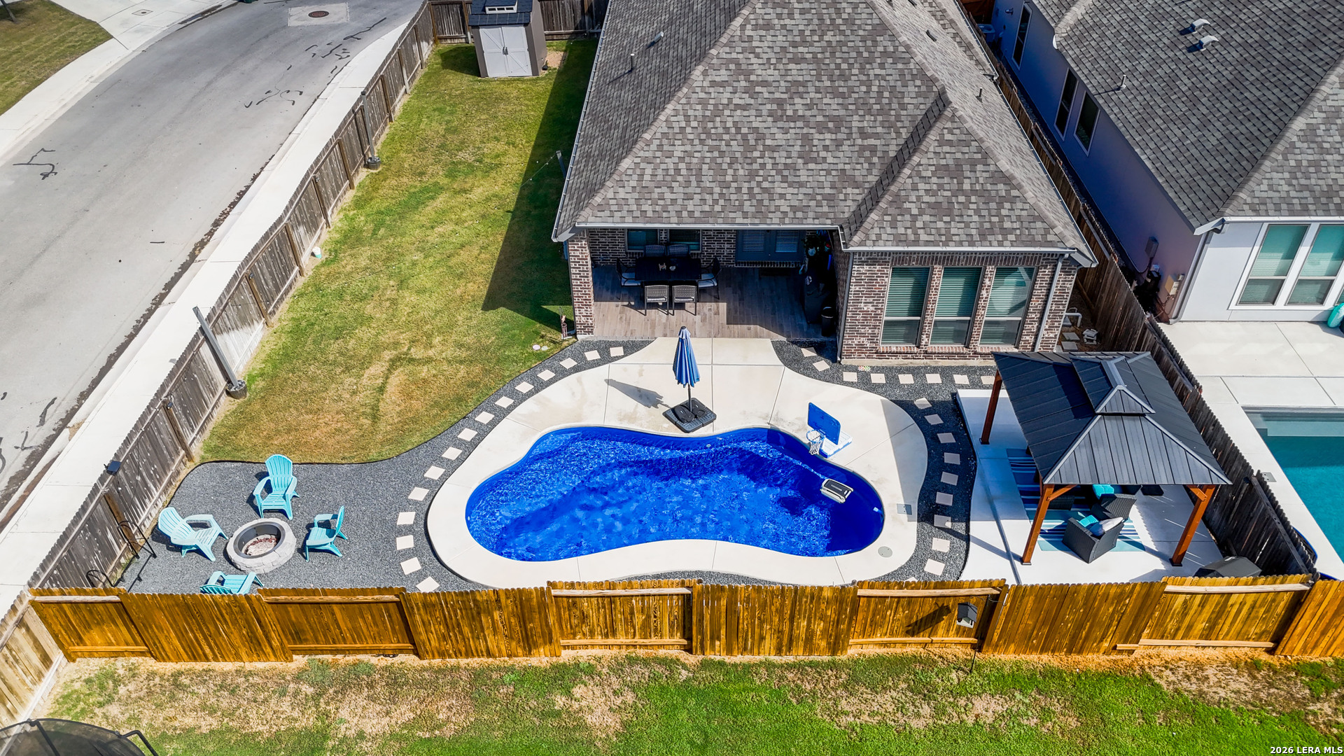 main property photo 41