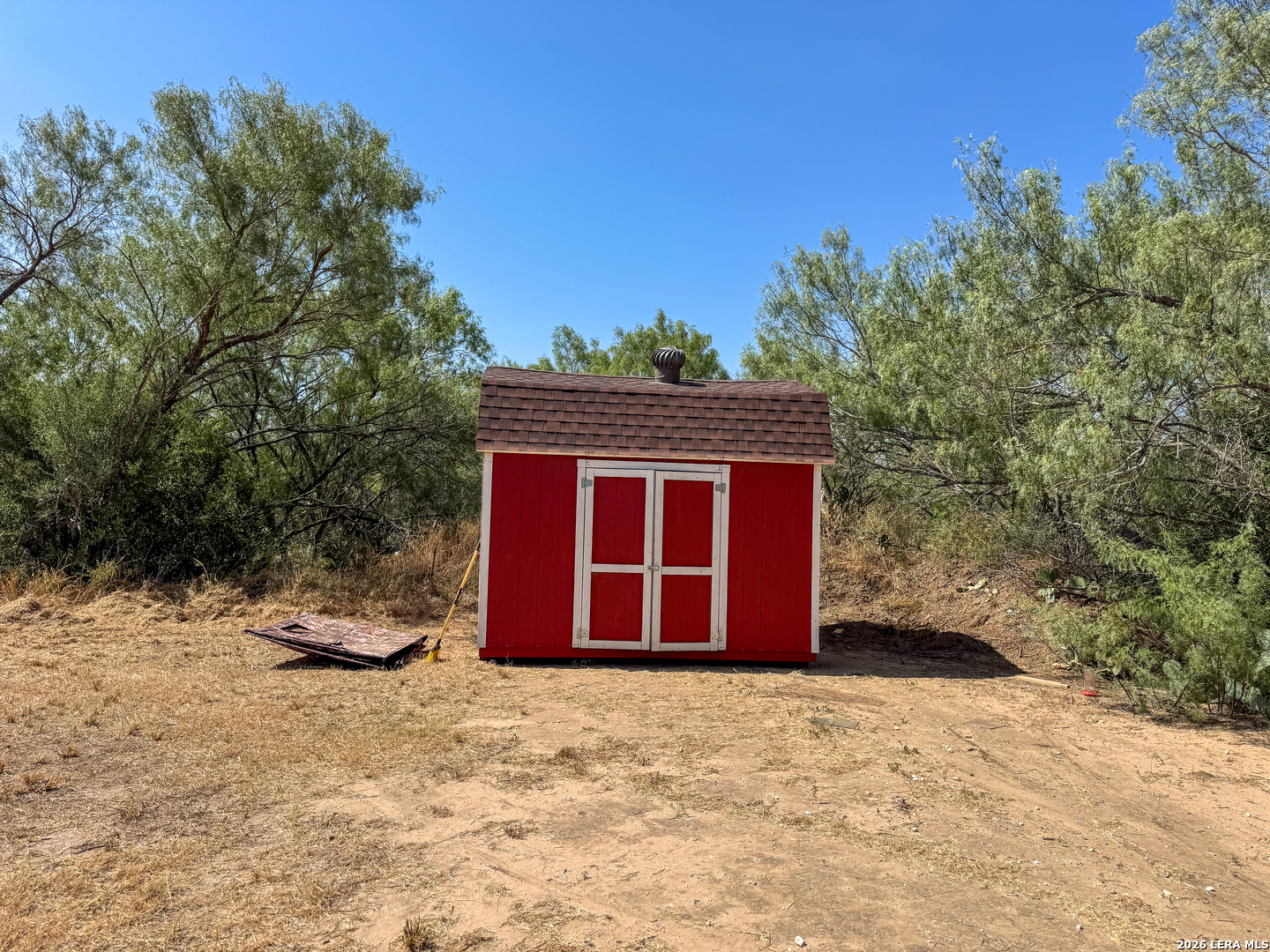 main property photo 39
