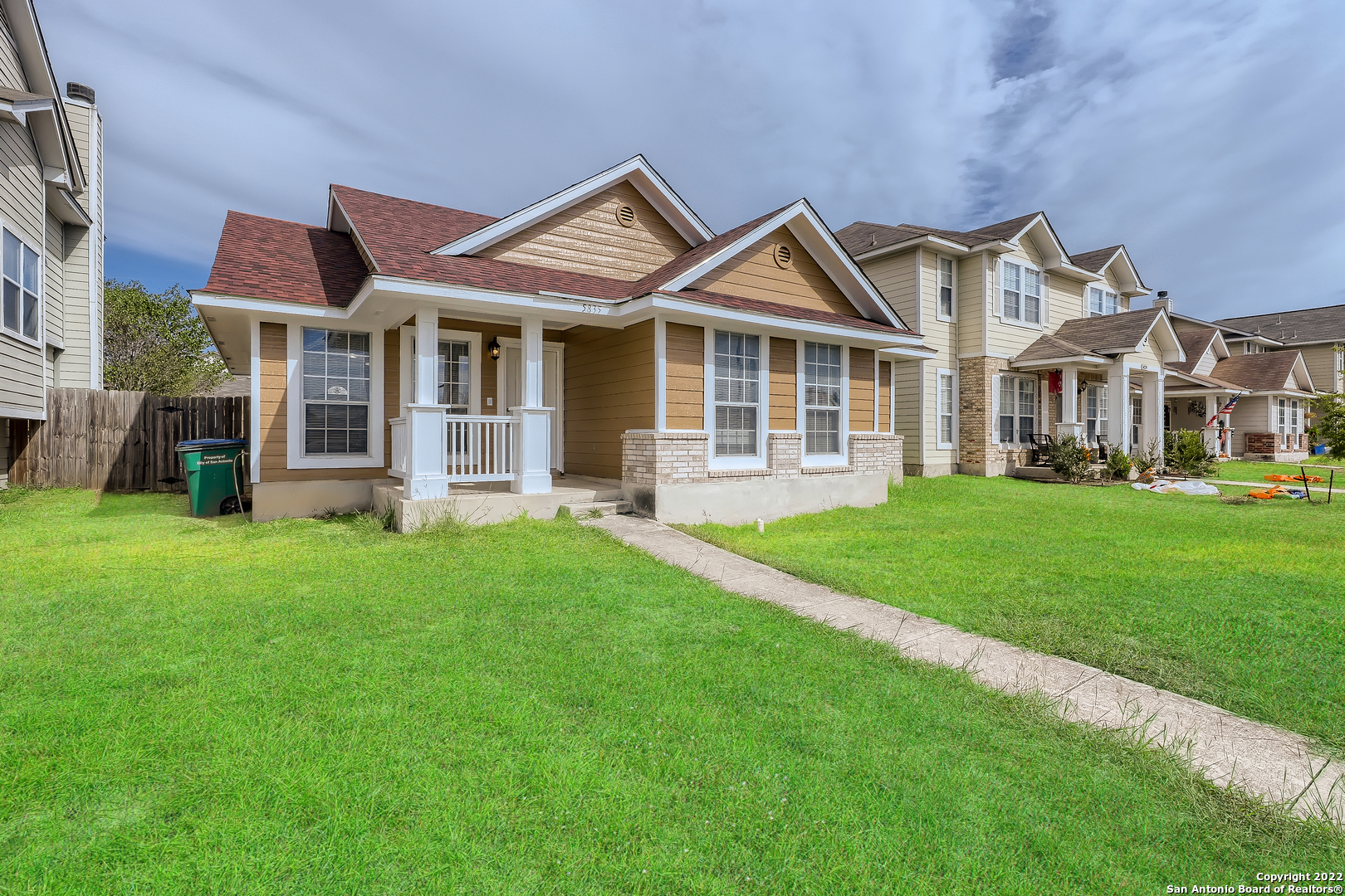 main property photo 1