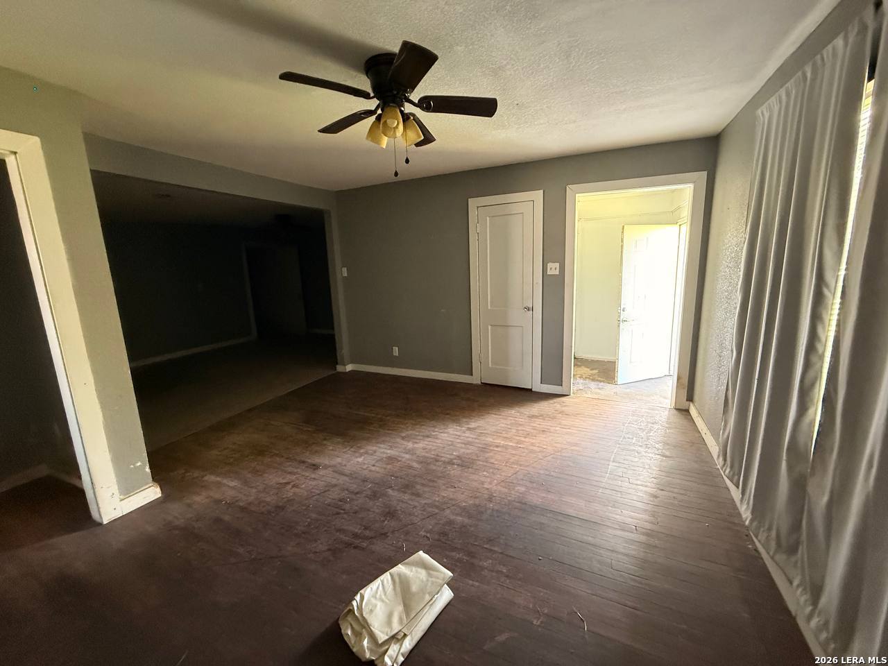 main property photo 14