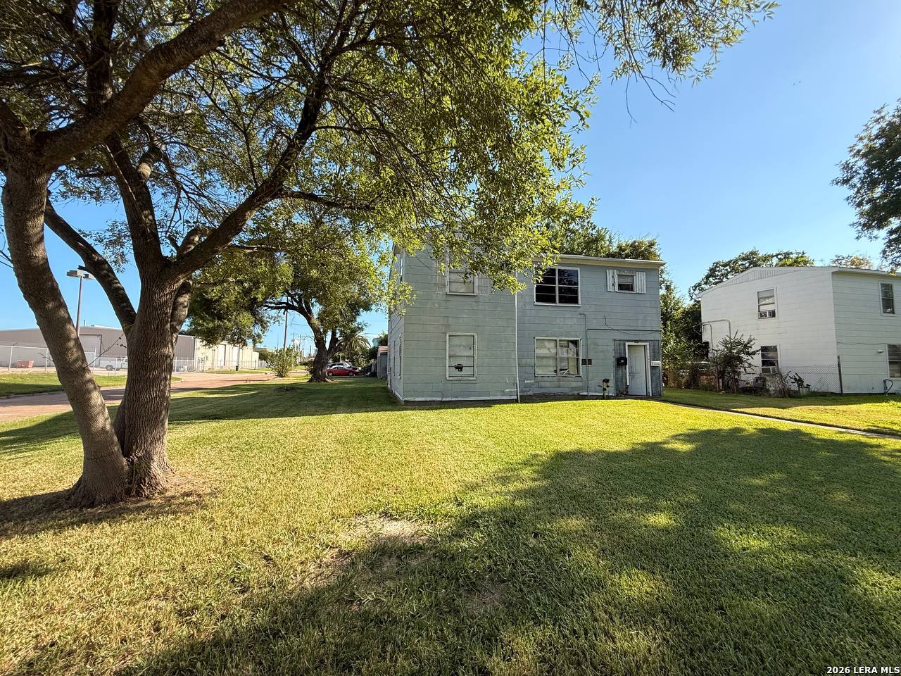 main property photo 18