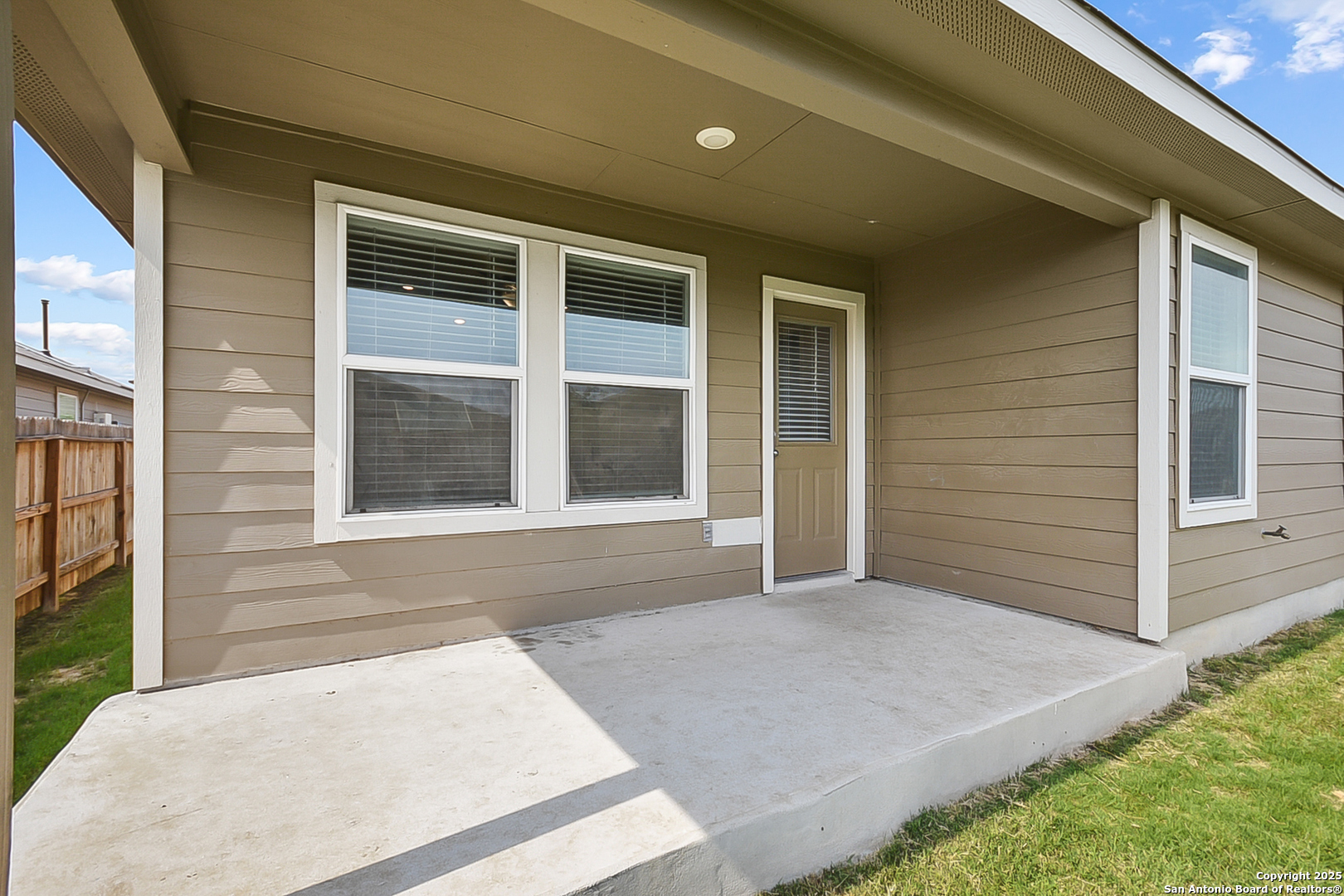 main property photo 17