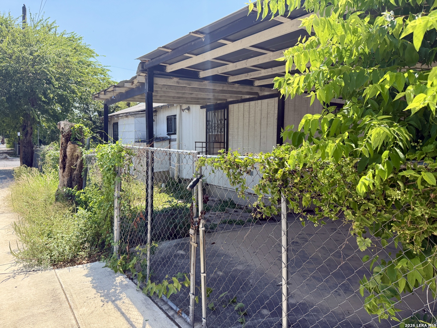 main property photo 17