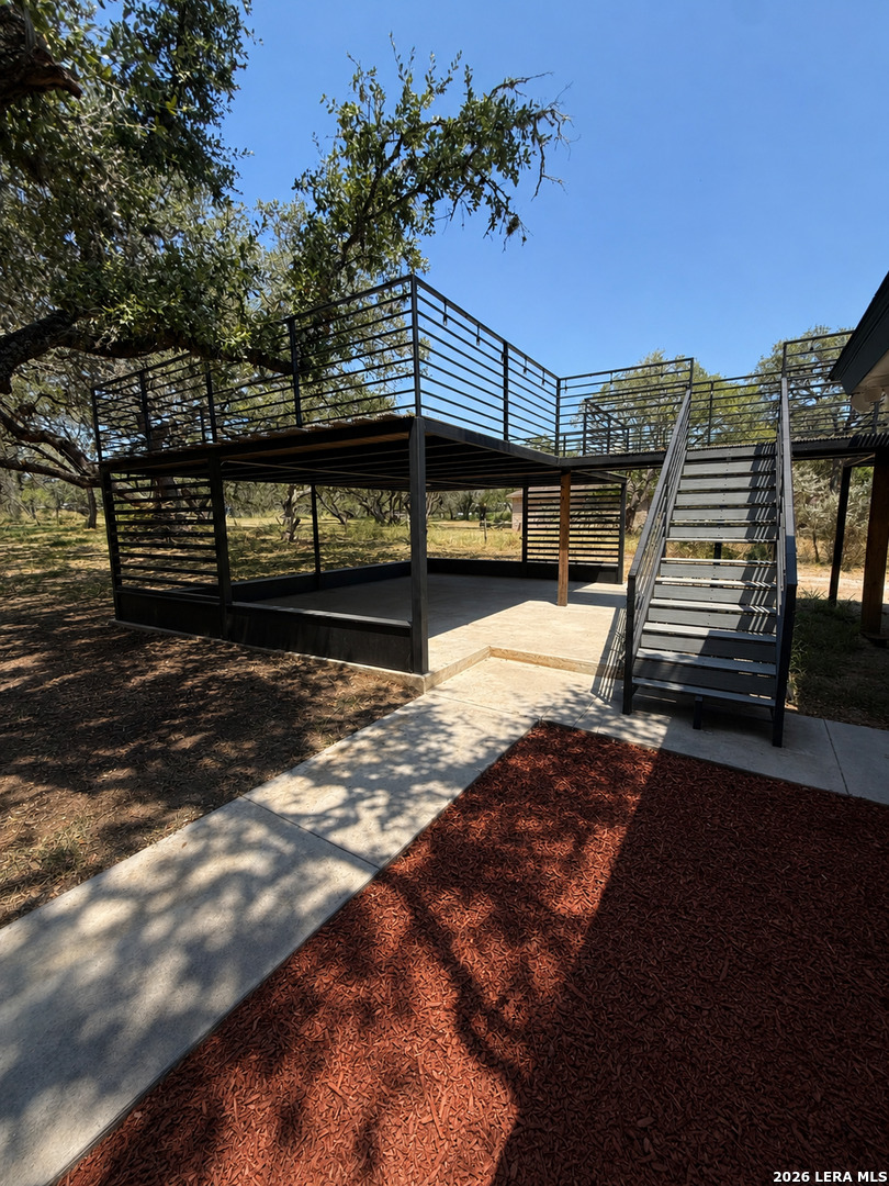 main property photo 16