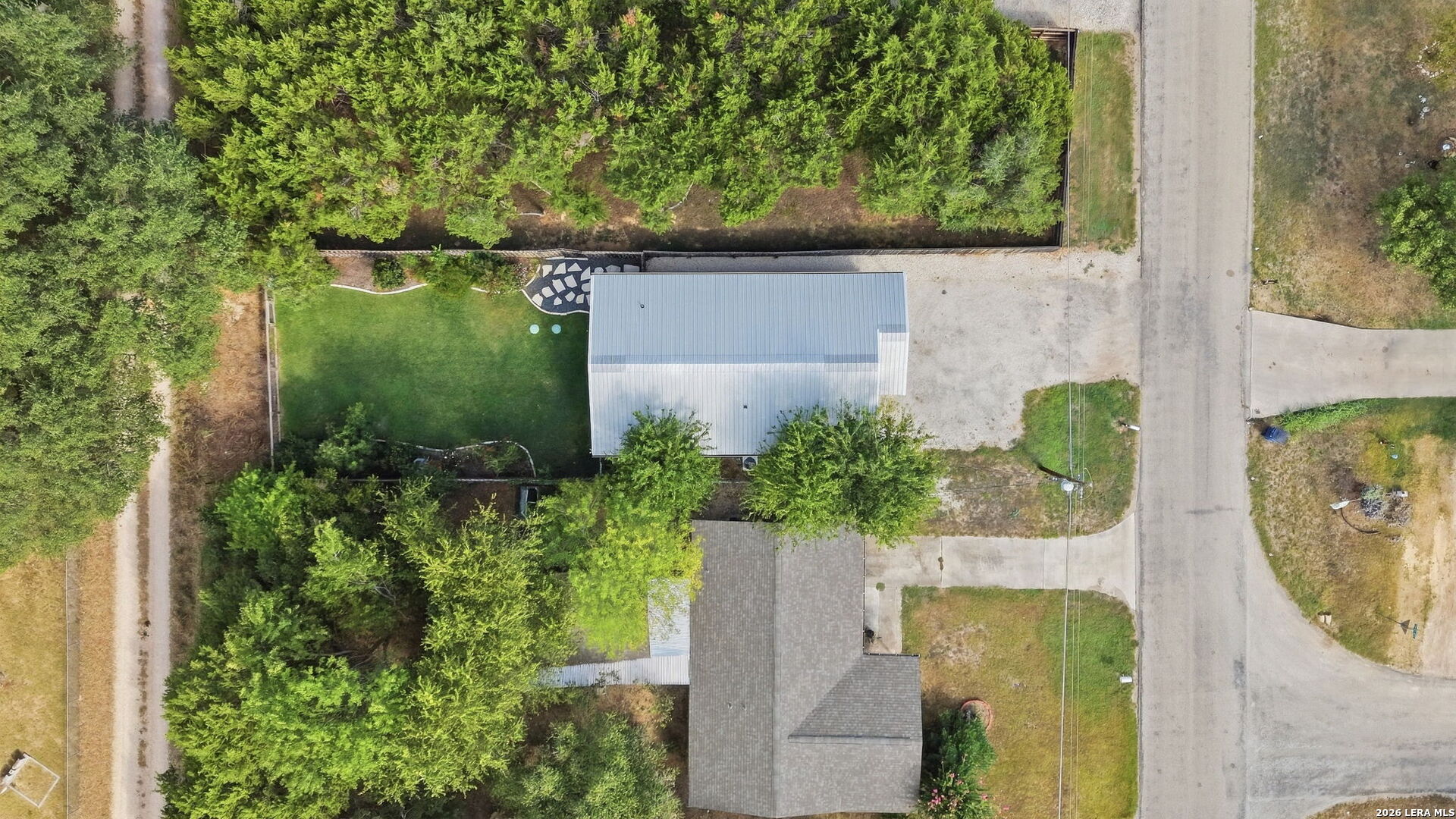 main property photo 35