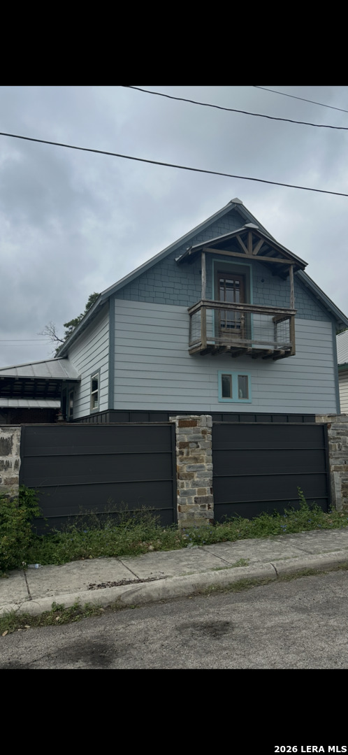 main property photo 4