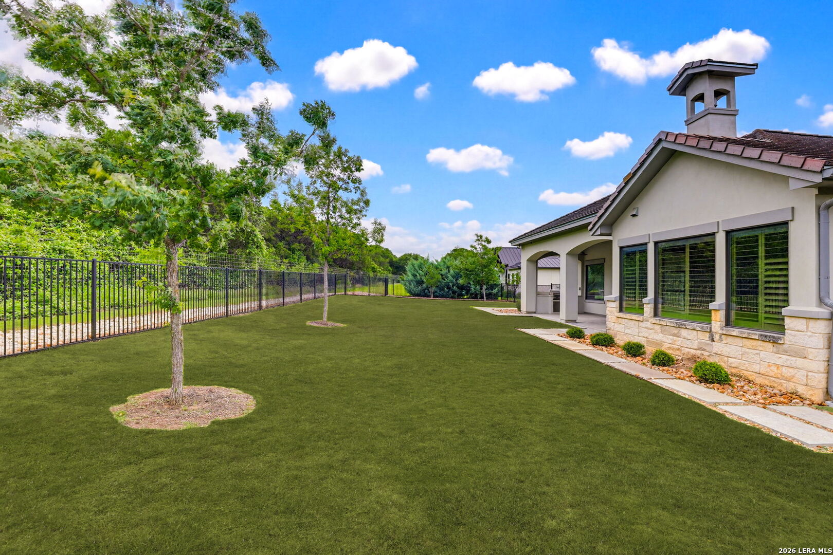 main property photo 28