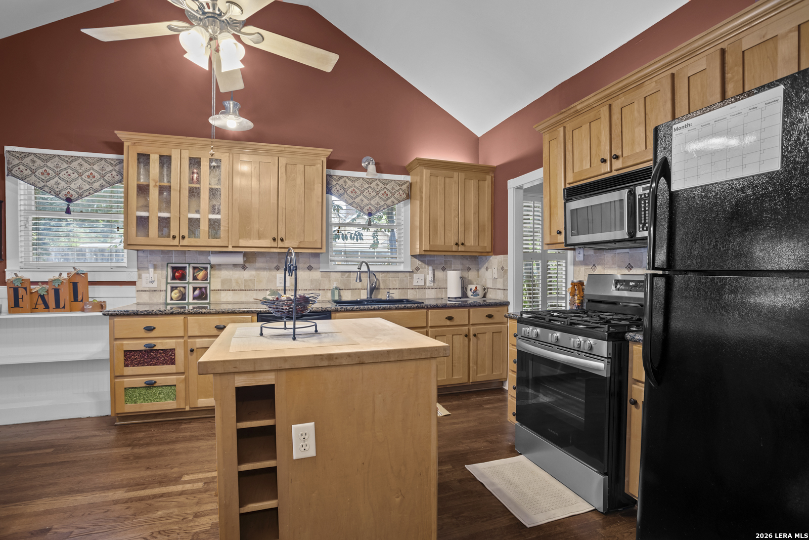 main property photo 11