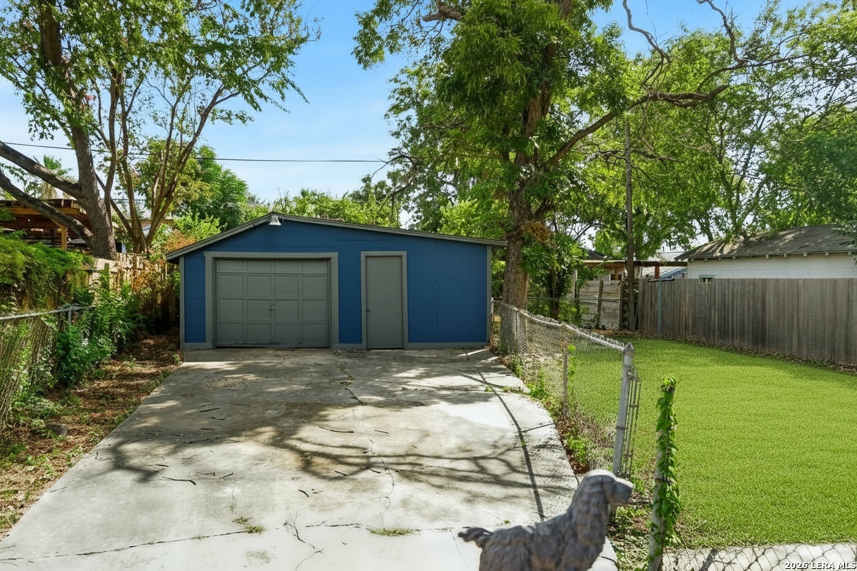 main property photo 29