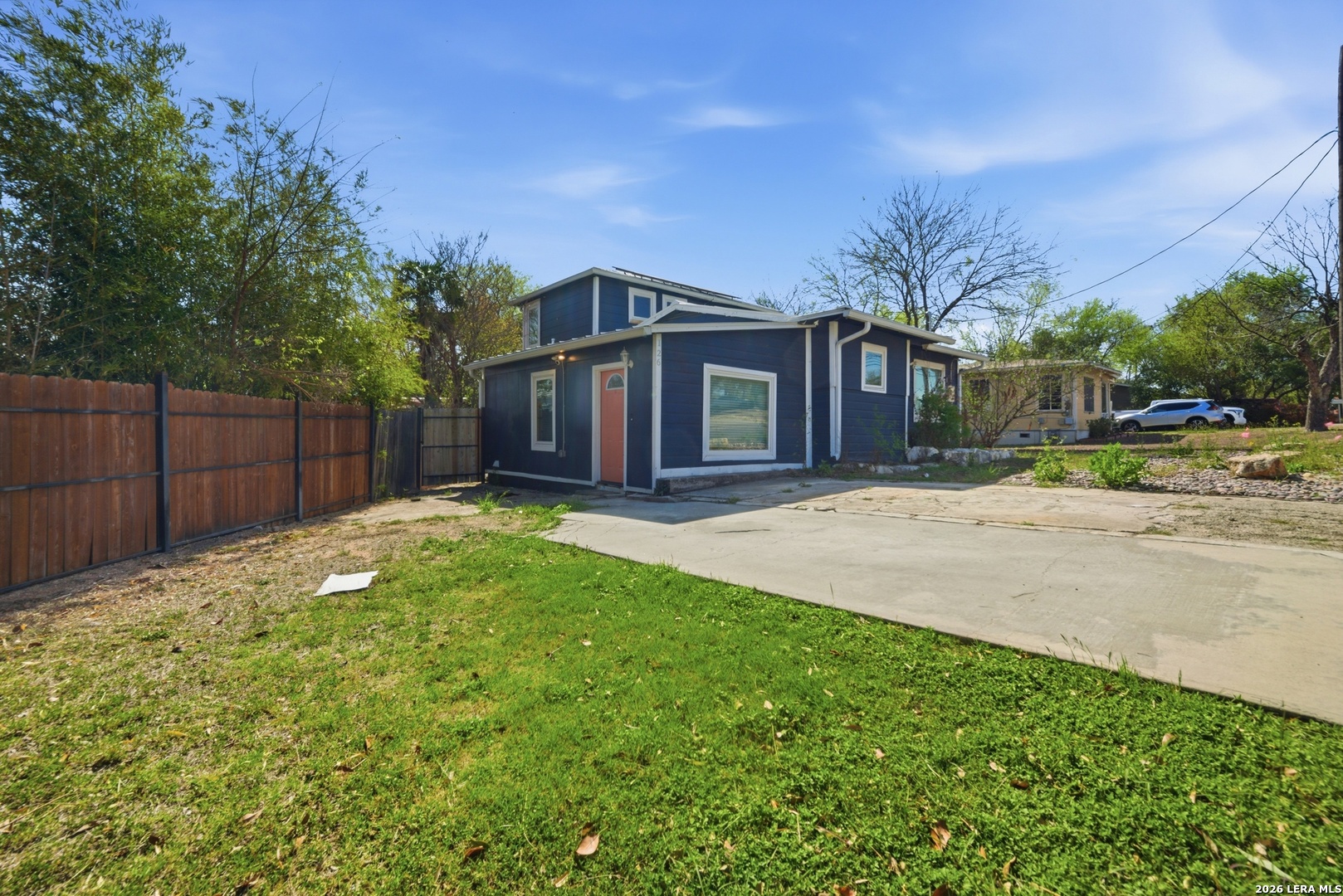 main property photo 5