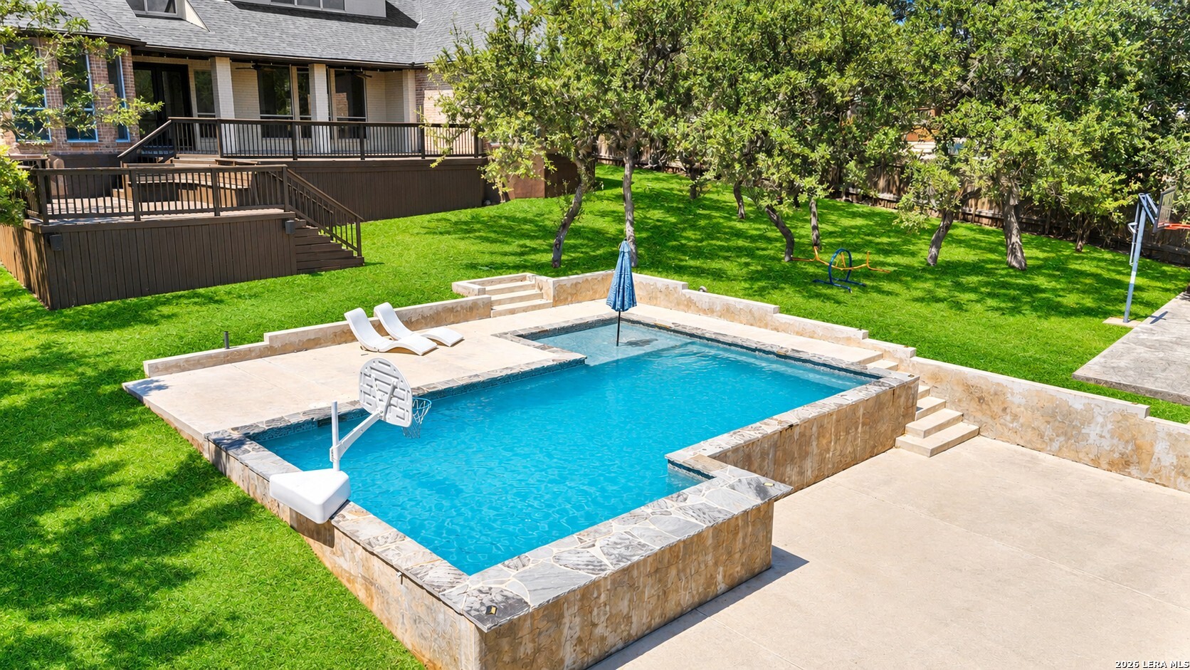 main property photo 47