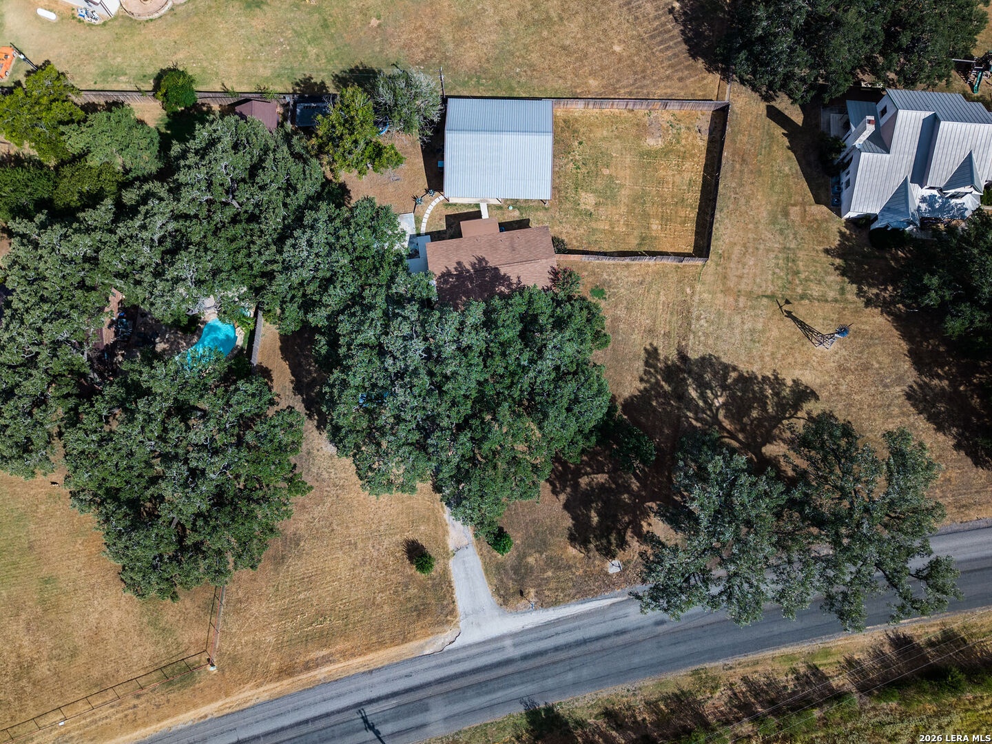main property photo 32