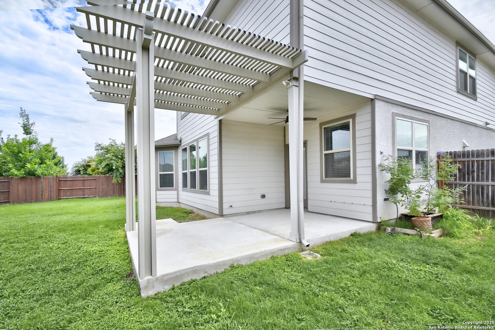 main property photo 30
