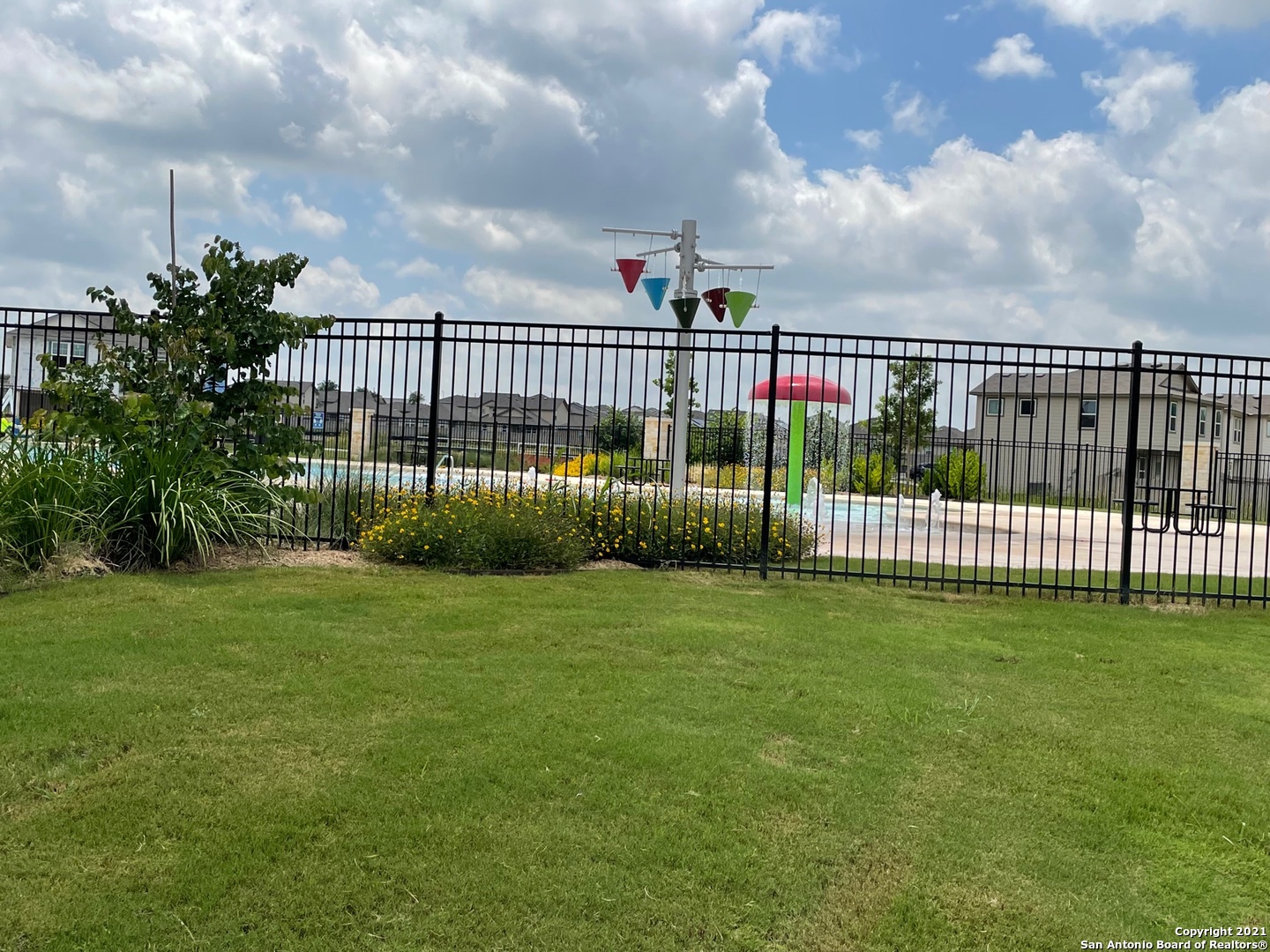 main property photo 14