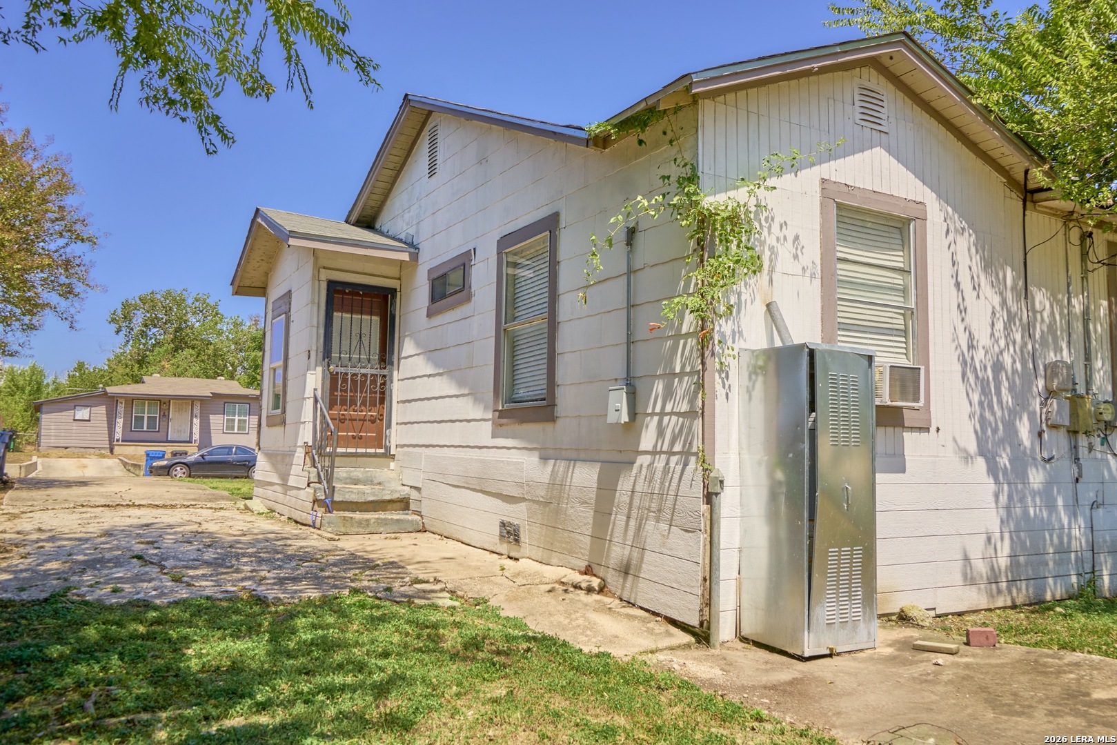 main property photo 17