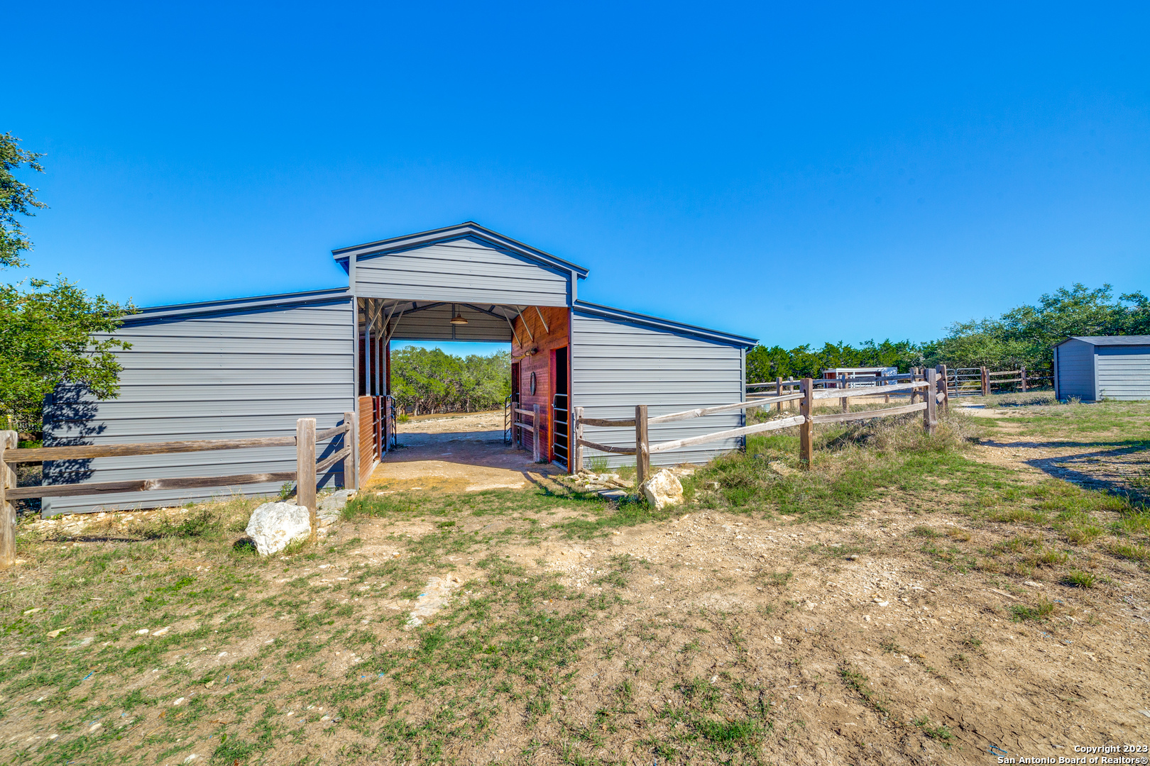 main property photo 27