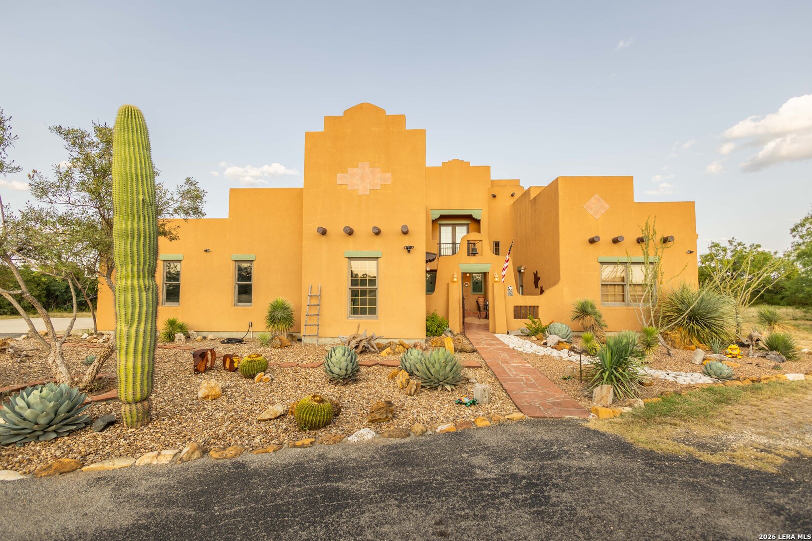main property photo 5