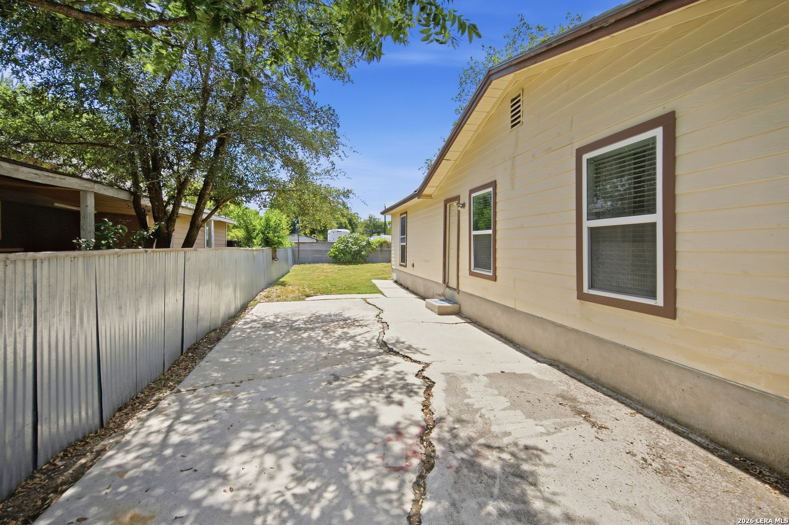main property photo 10